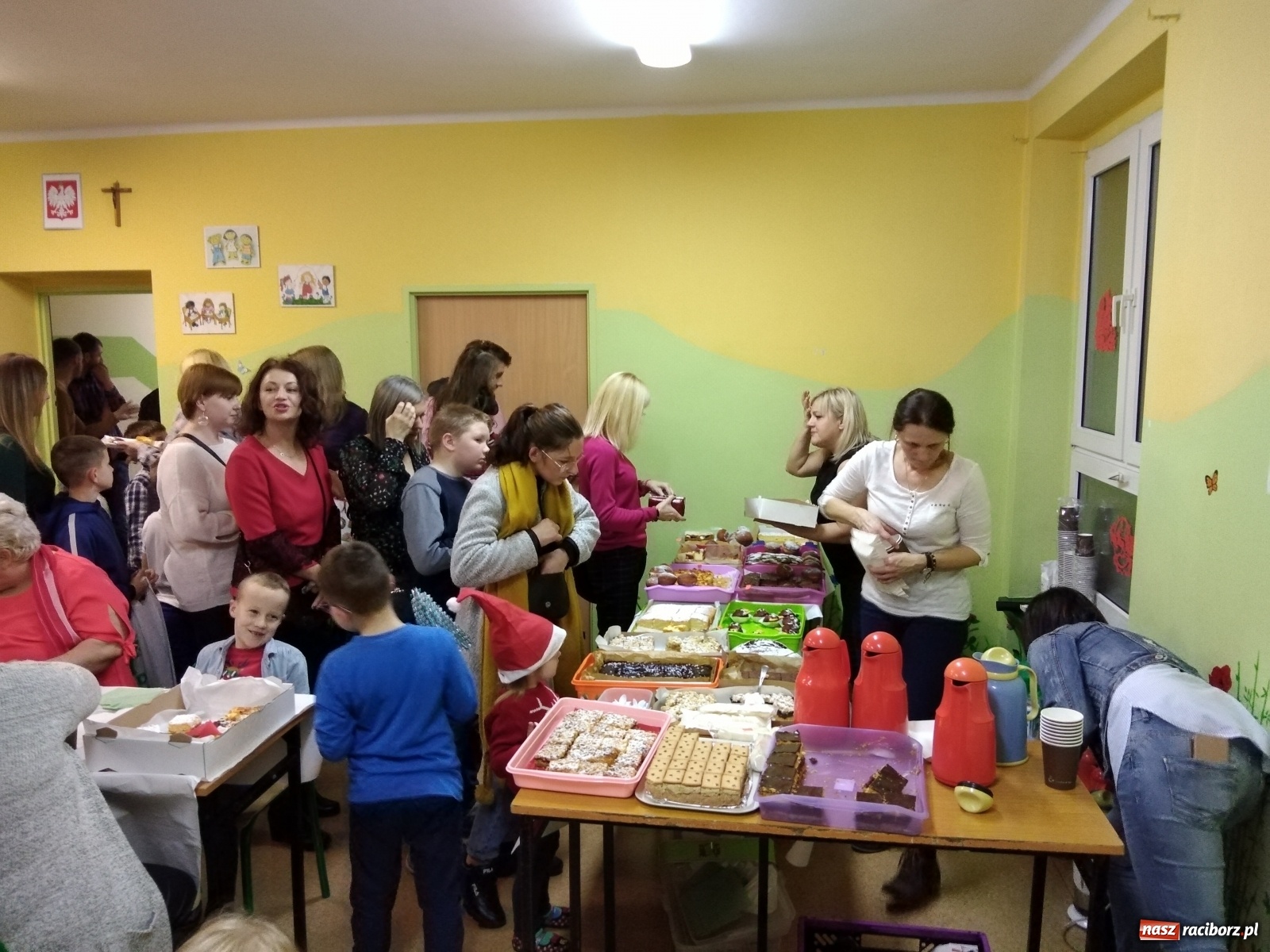 Zdjęcie w galerii na portalu naszraciborz.pl: Świąteczny kiermasz w ZSP na Płoni [FOTO] wiadomości z regionu