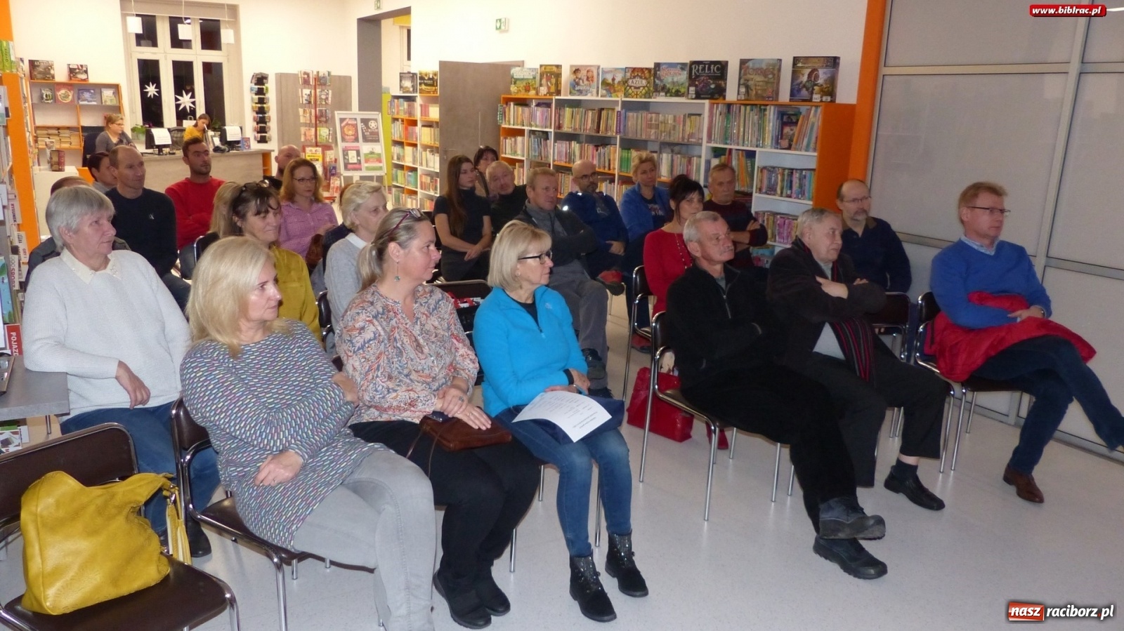 Zdjęcie w galerii na portalu naszraciborz.pl: Turystyka dla każdego! Spotkanie z Andrzejem Kuśnierzem w bibliotece wiadomości z regionu