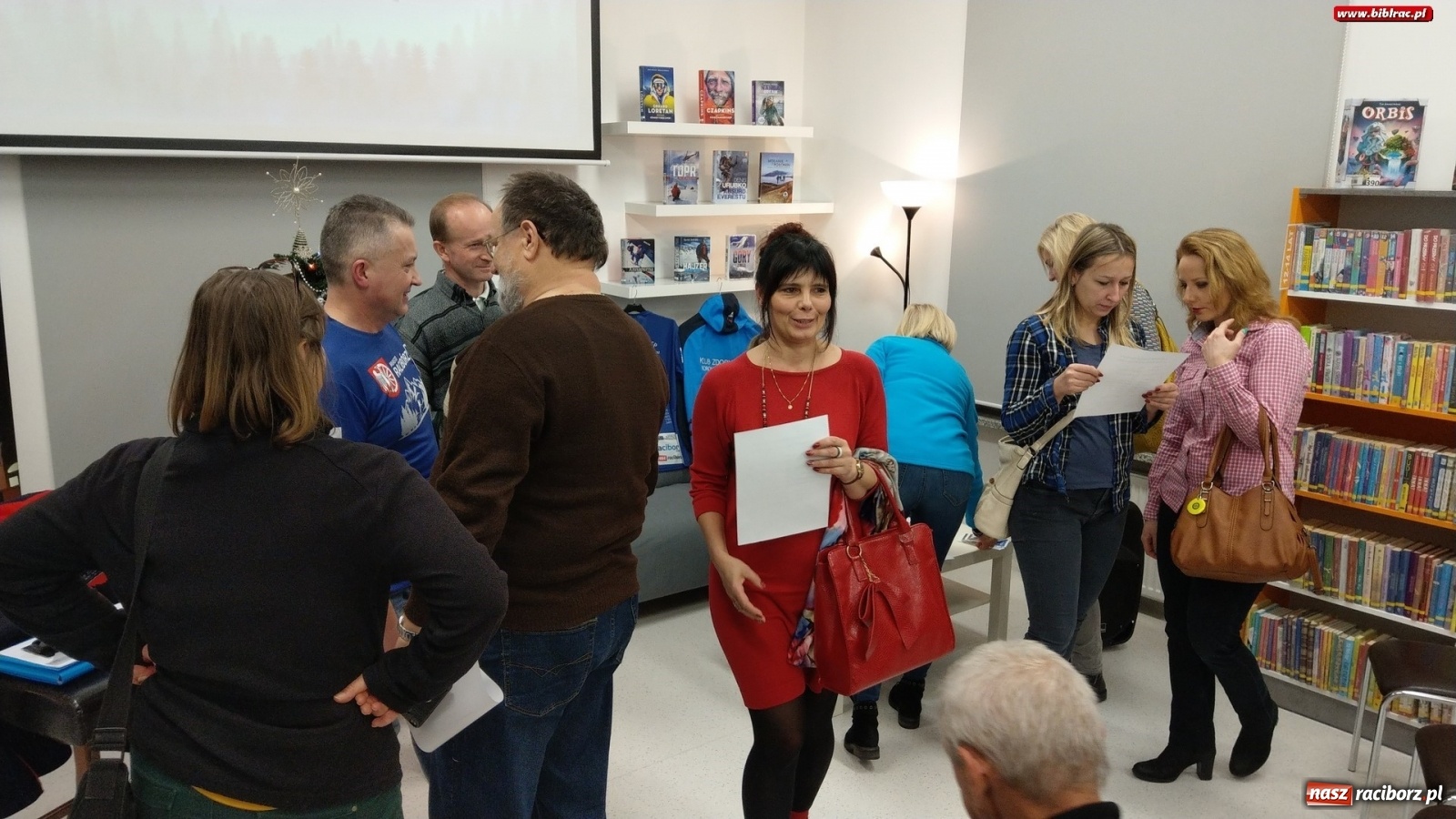 Zdjęcie w galerii na portalu naszraciborz.pl: Turystyka dla każdego! Spotkanie z Andrzejem Kuśnierzem w bibliotece wiadomości z regionu