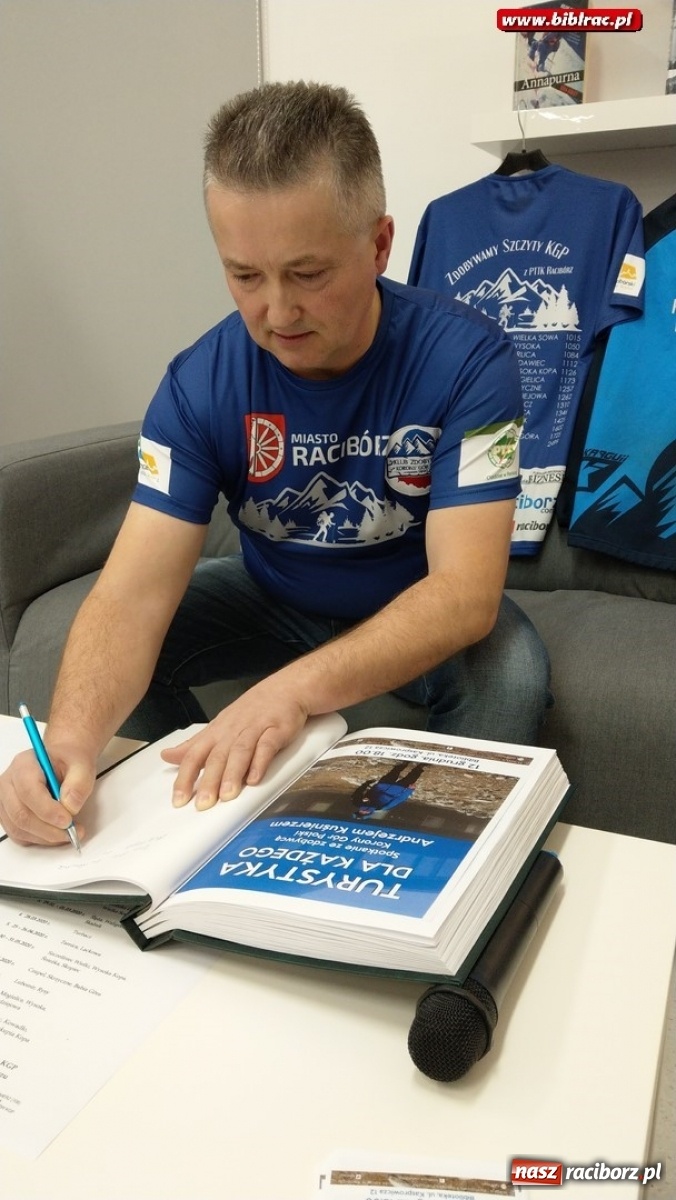 Zdjęcie w galerii na portalu naszraciborz.pl: Turystyka dla każdego! Spotkanie z Andrzejem Kuśnierzem w bibliotece wiadomości z regionu