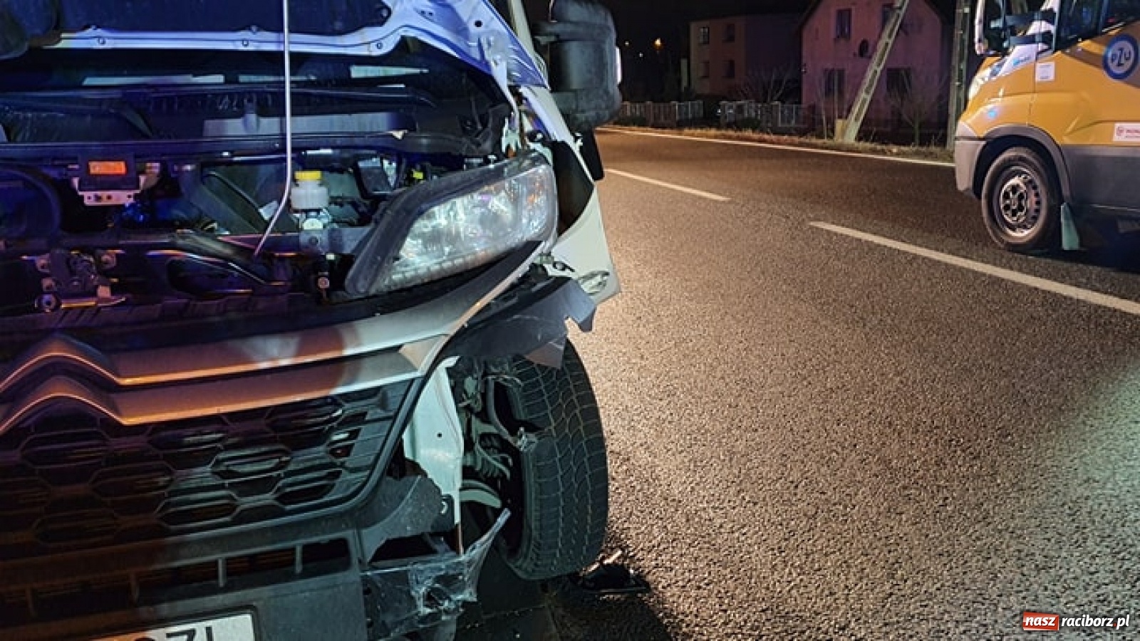 Zdjęcie w galerii na portalu naszraciborz.pl: Zderzenie na Gliwickiej w Raciborzu [FOTO i WIDEO]  wiadomości z regionu