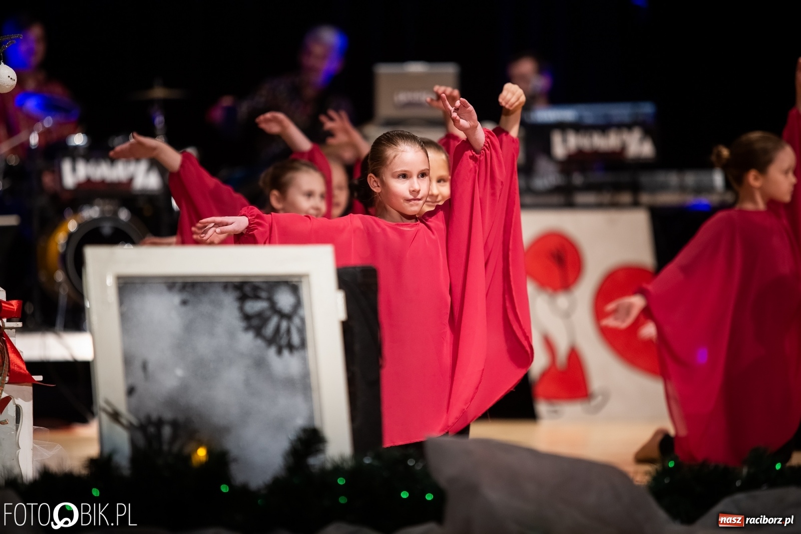 Zdjęcie w galerii na portalu naszraciborz.pl: Gwiazdka Serc, tym razem jak z bajki [FOTO i WIDEO]  wiadomości z regionu