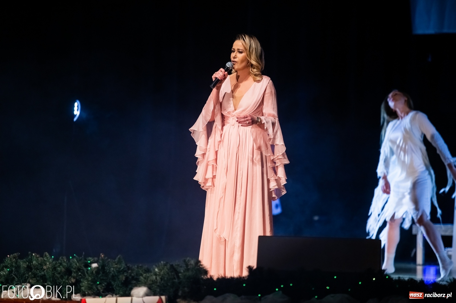 Zdjęcie w galerii na portalu naszraciborz.pl: Gwiazdka Serc, tym razem jak z bajki [FOTO i WIDEO]  wiadomości z regionu