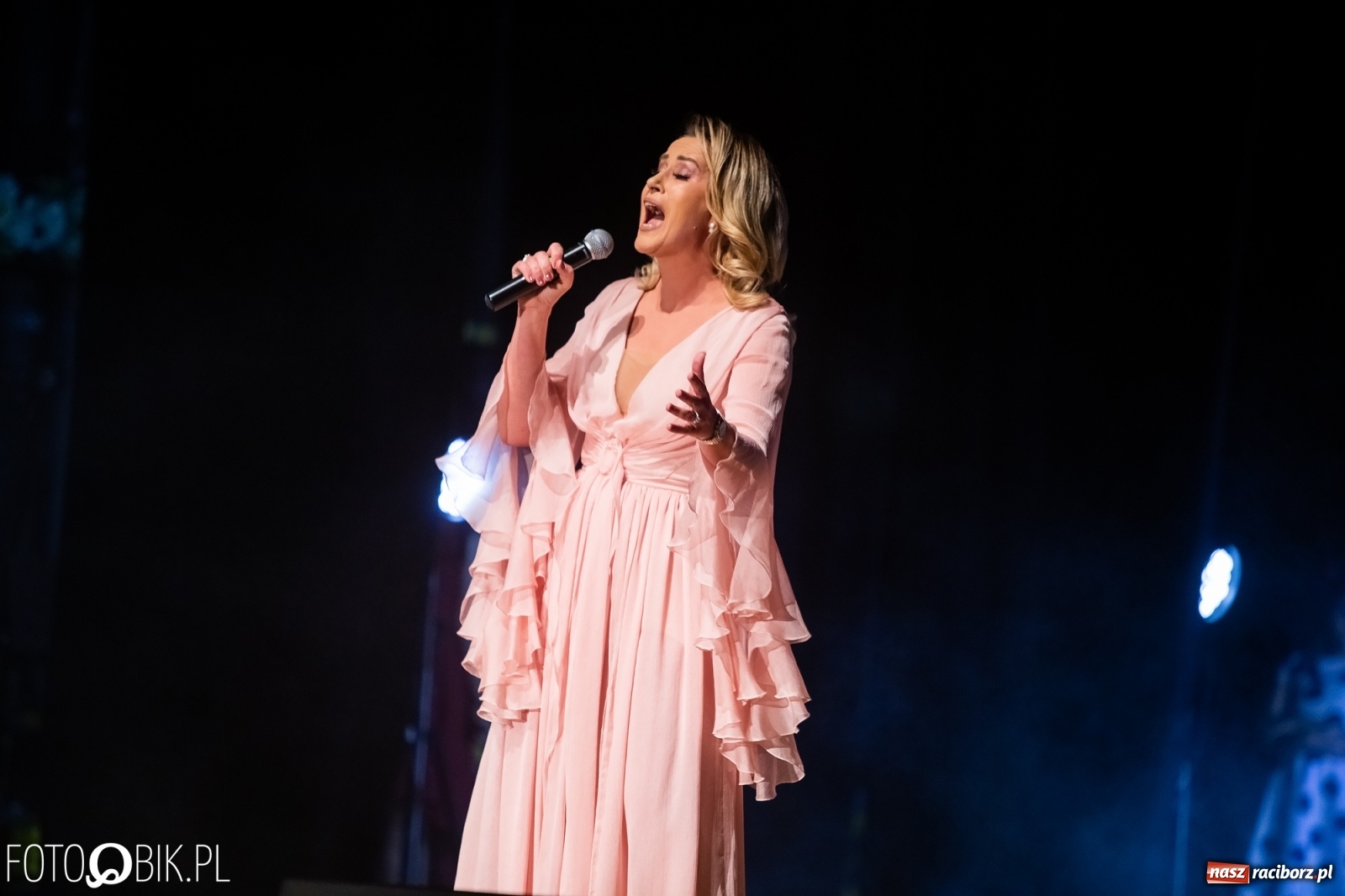 Zdjęcie w galerii na portalu naszraciborz.pl: Gwiazdka Serc, tym razem jak z bajki [FOTO i WIDEO]  wiadomości z regionu