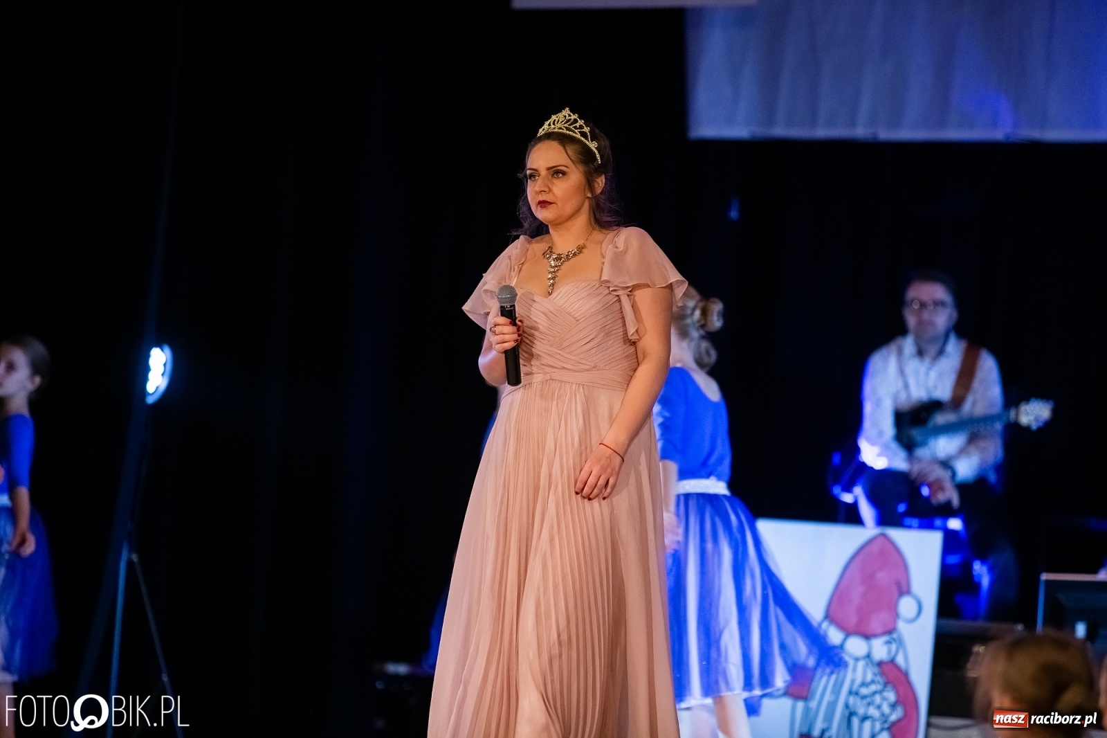 Zdjęcie w galerii na portalu naszraciborz.pl: Gwiazdka Serc, tym razem jak z bajki [FOTO i WIDEO]  wiadomości z regionu