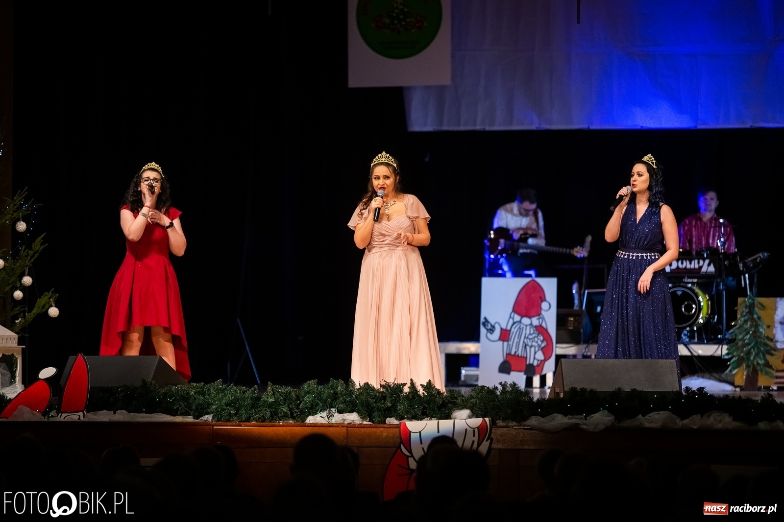 Zdjęcie w galerii na portalu naszraciborz.pl: Gwiazdka Serc, tym razem jak z bajki [FOTO i WIDEO]  wiadomości z regionu