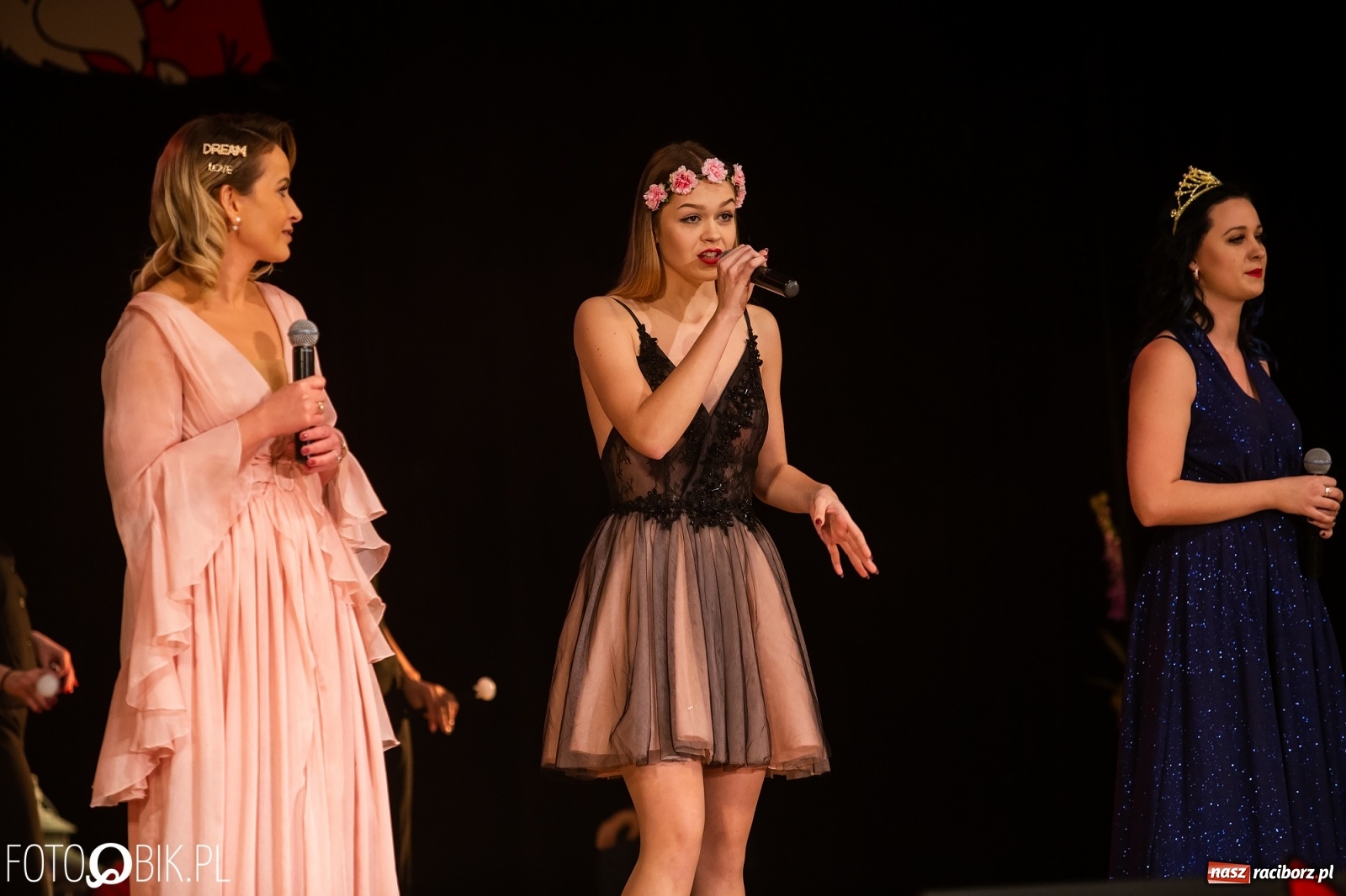 Zdjęcie w galerii na portalu naszraciborz.pl: Gwiazdka Serc, tym razem jak z bajki [FOTO i WIDEO]  wiadomości z regionu