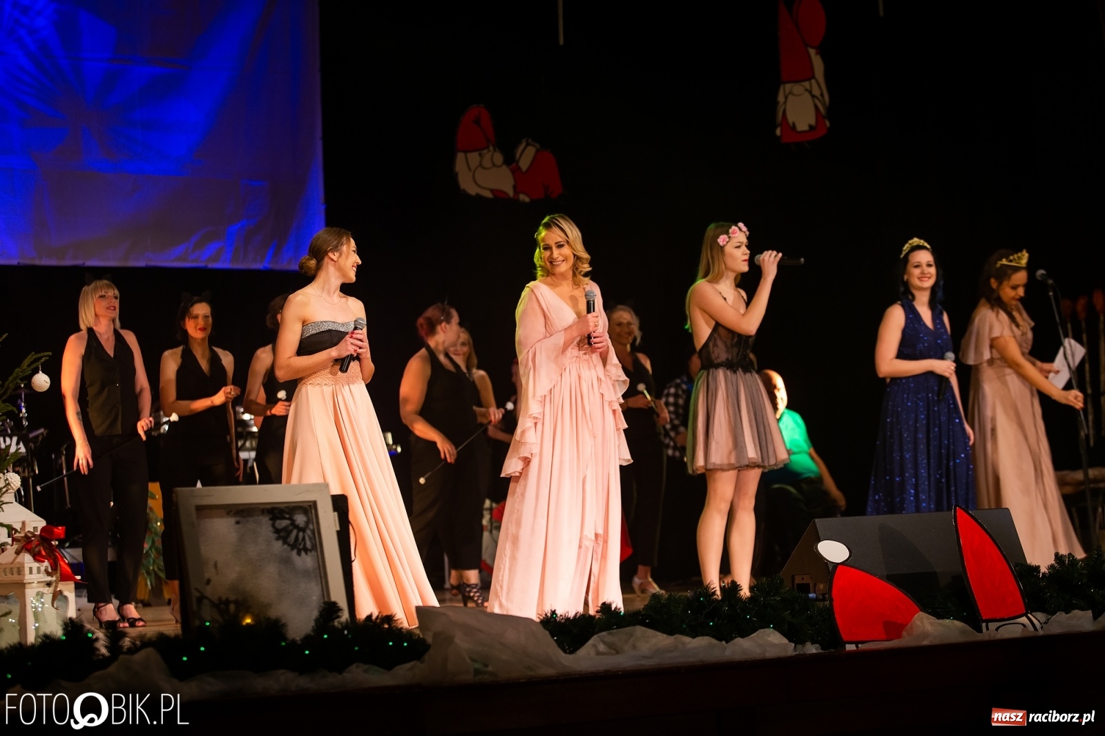 Zdjęcie w galerii na portalu naszraciborz.pl: Gwiazdka Serc, tym razem jak z bajki [FOTO i WIDEO]  wiadomości z regionu