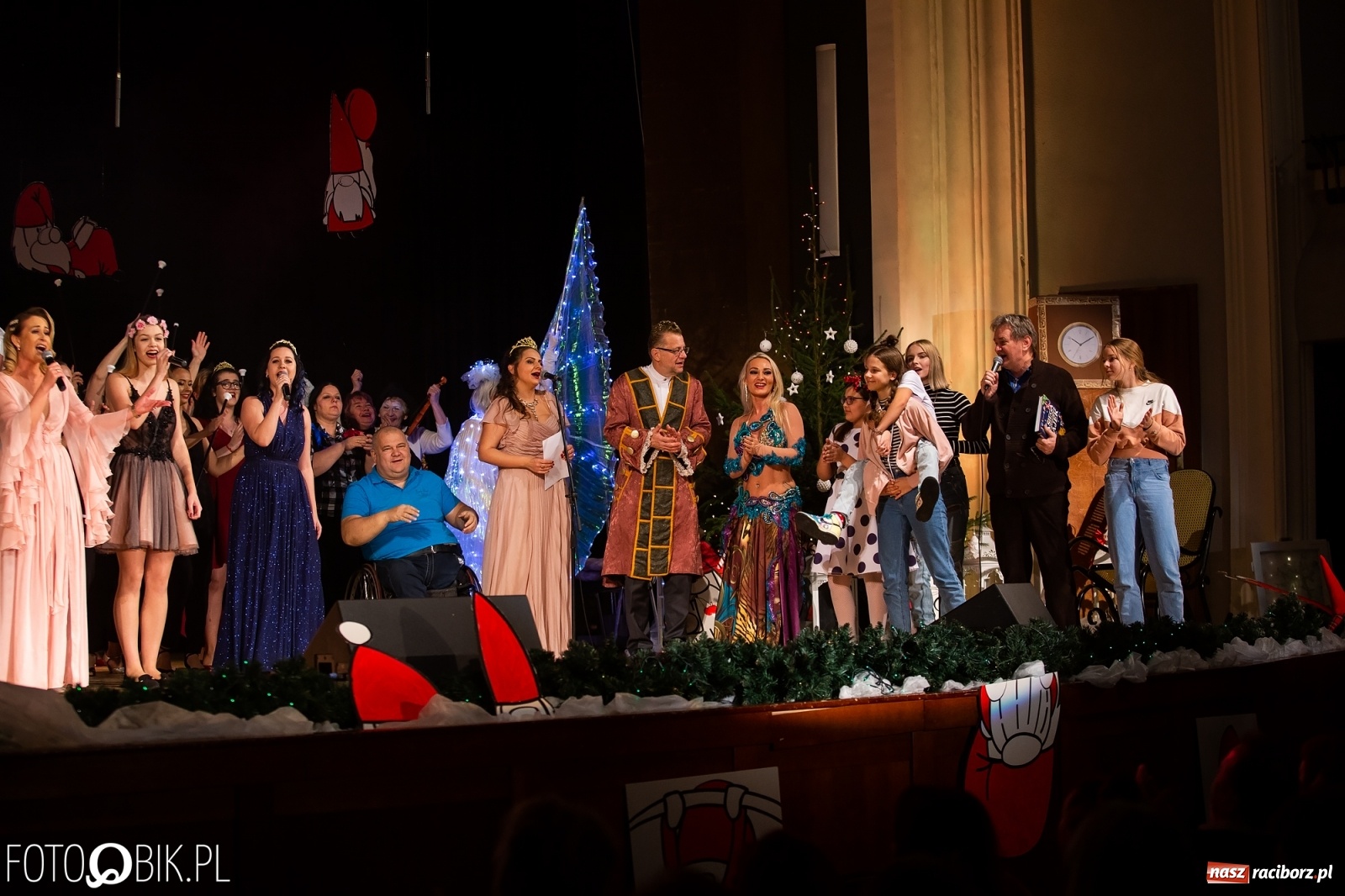 Zdjęcie w galerii na portalu naszraciborz.pl: Gwiazdka Serc, tym razem jak z bajki [FOTO i WIDEO]  wiadomości z regionu