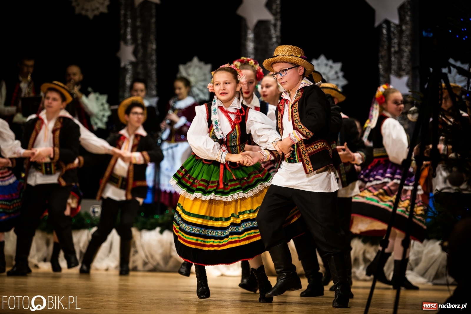 Zdjęcie w galerii na portalu naszraciborz.pl: Koncert charytatywny Źródła na rzecz Kasi wiadomości z regionu
