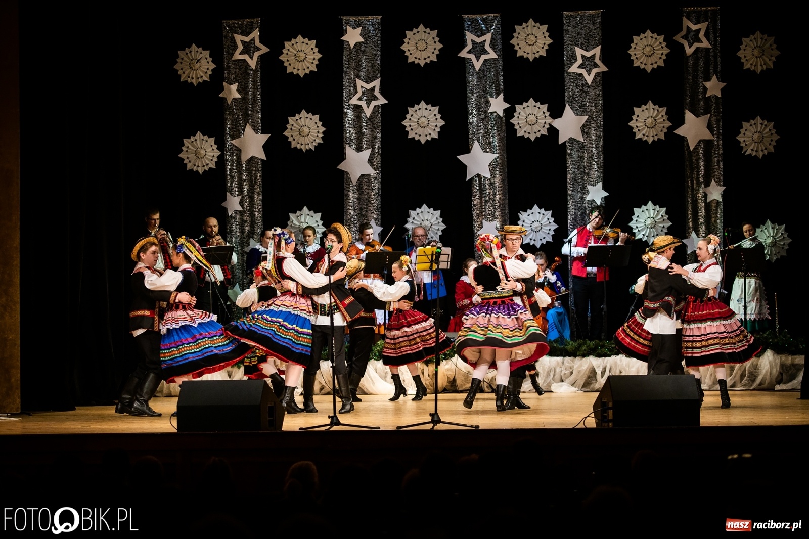 Zdjęcie w galerii na portalu naszraciborz.pl: Koncert charytatywny Źródła na rzecz Kasi wiadomości z regionu
