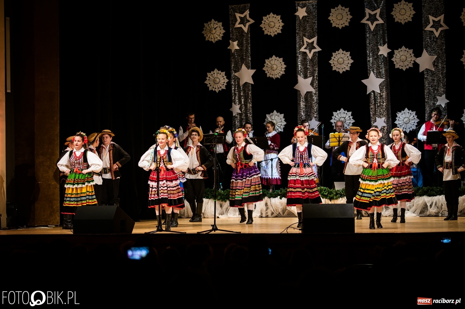 Zdjęcie w galerii na portalu naszraciborz.pl: Koncert charytatywny Źródła na rzecz Kasi wiadomości z regionu
