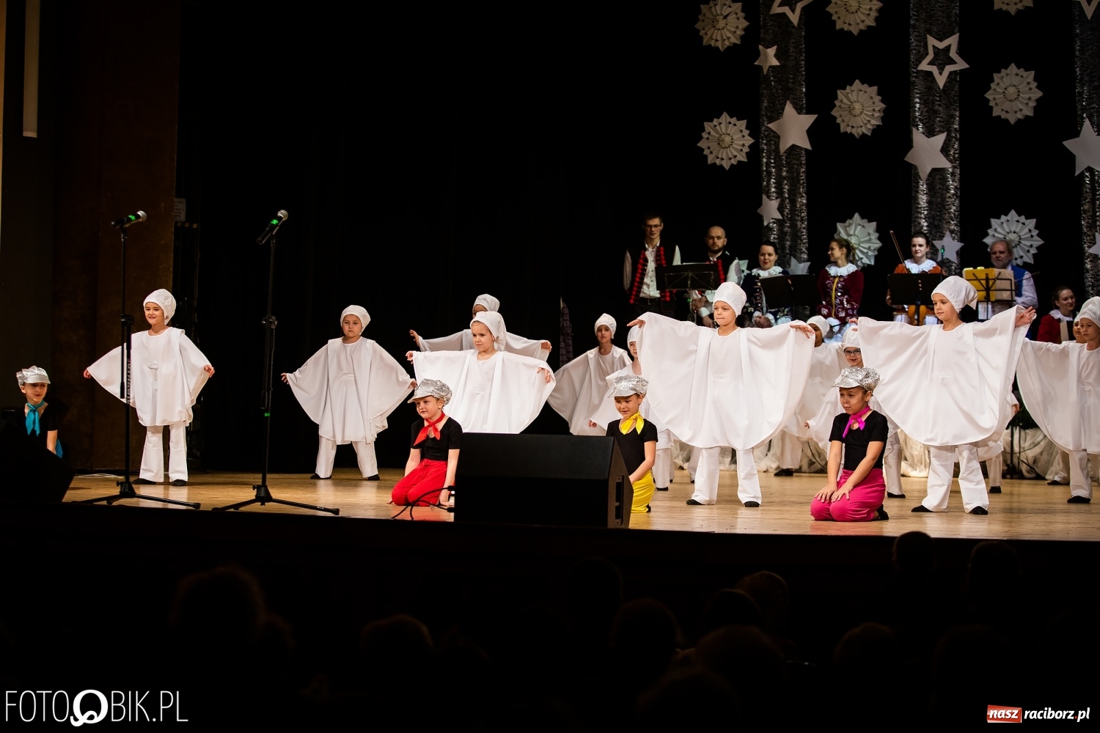 Zdjęcie w galerii na portalu naszraciborz.pl: Koncert charytatywny Źródła na rzecz Kasi wiadomości z regionu