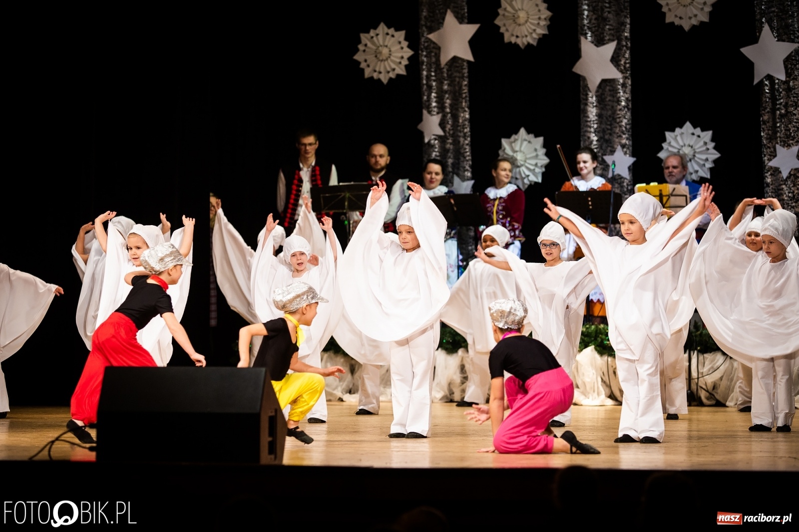 Zdjęcie w galerii na portalu naszraciborz.pl: Koncert charytatywny Źródła na rzecz Kasi wiadomości z regionu