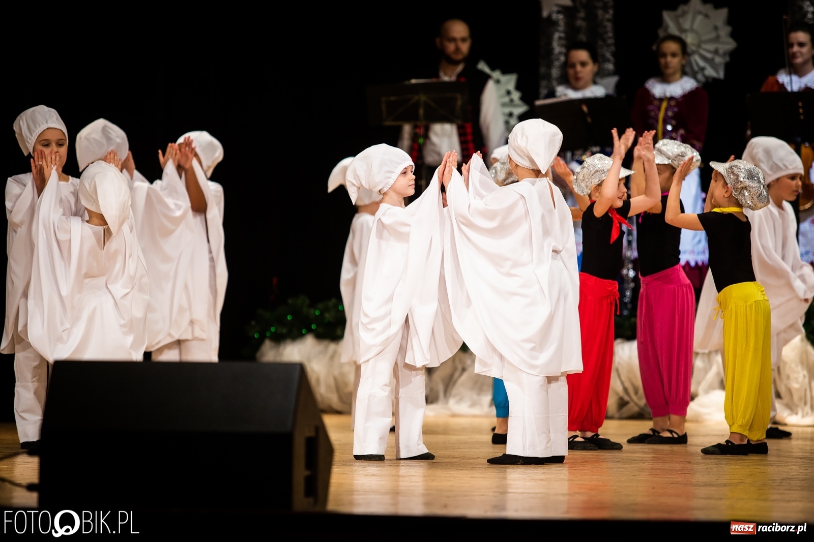 Zdjęcie w galerii na portalu naszraciborz.pl: Koncert charytatywny Źródła na rzecz Kasi wiadomości z regionu