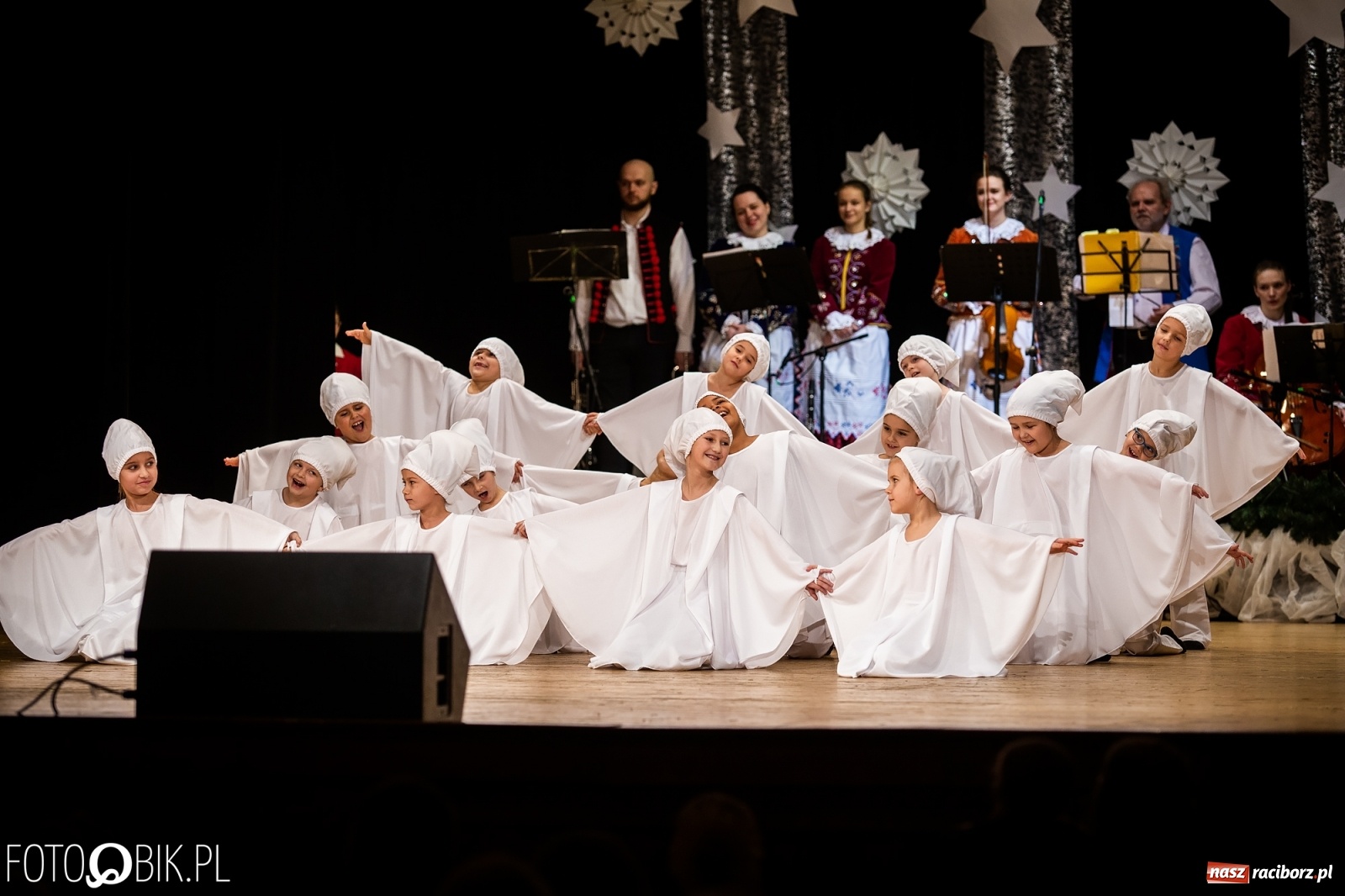 Zdjęcie w galerii na portalu naszraciborz.pl: Koncert charytatywny Źródła na rzecz Kasi wiadomości z regionu