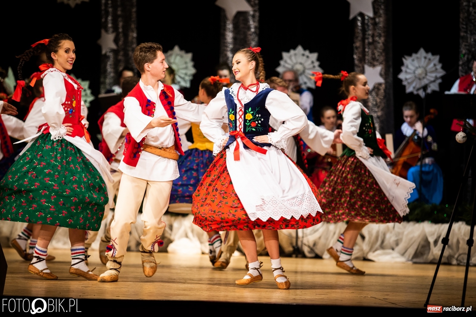Zdjęcie w galerii na portalu naszraciborz.pl: Koncert charytatywny Źródła na rzecz Kasi wiadomości z regionu