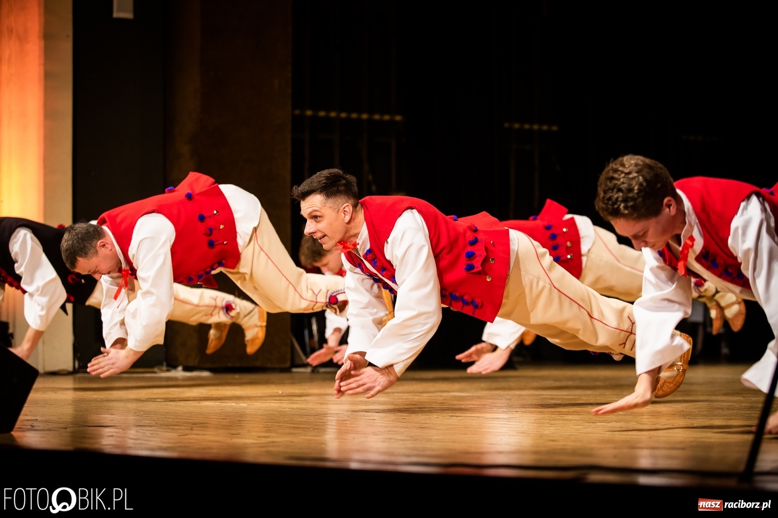 Zdjęcie w galerii na portalu naszraciborz.pl: Koncert charytatywny Źródła na rzecz Kasi wiadomości z regionu