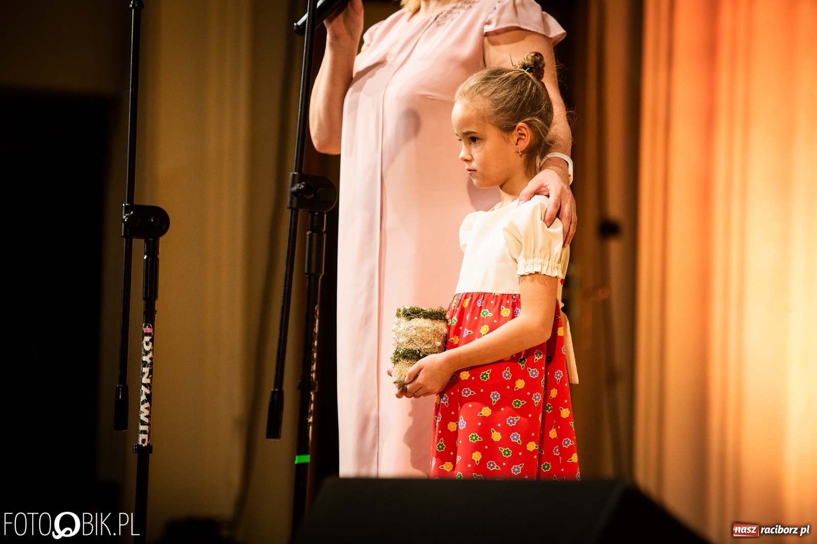 Zdjęcie w galerii na portalu naszraciborz.pl: Koncert charytatywny Źródła na rzecz Kasi wiadomości z regionu