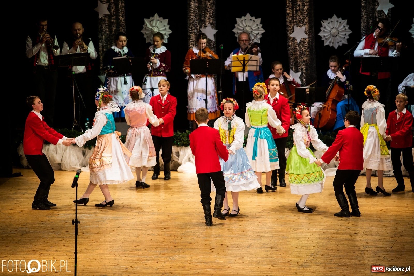 Zdjęcie w galerii na portalu naszraciborz.pl: Koncert charytatywny Źródła na rzecz Kasi wiadomości z regionu