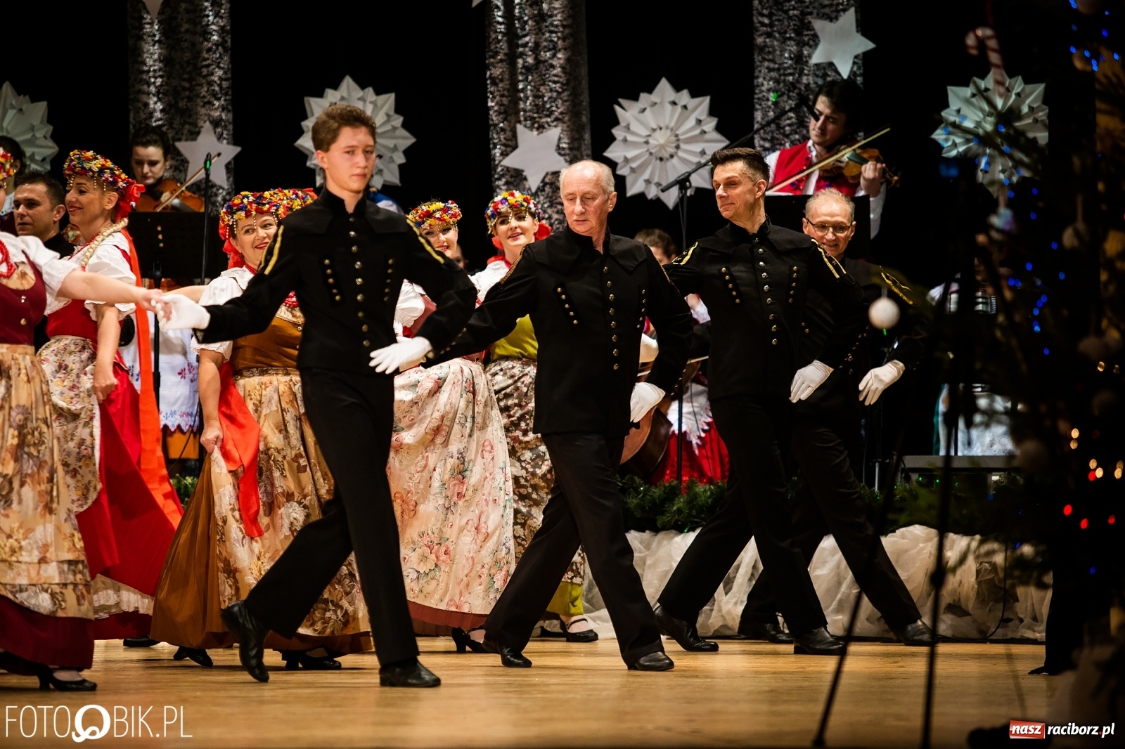 Zdjęcie w galerii na portalu naszraciborz.pl: Koncert charytatywny Źródła na rzecz Kasi wiadomości z regionu