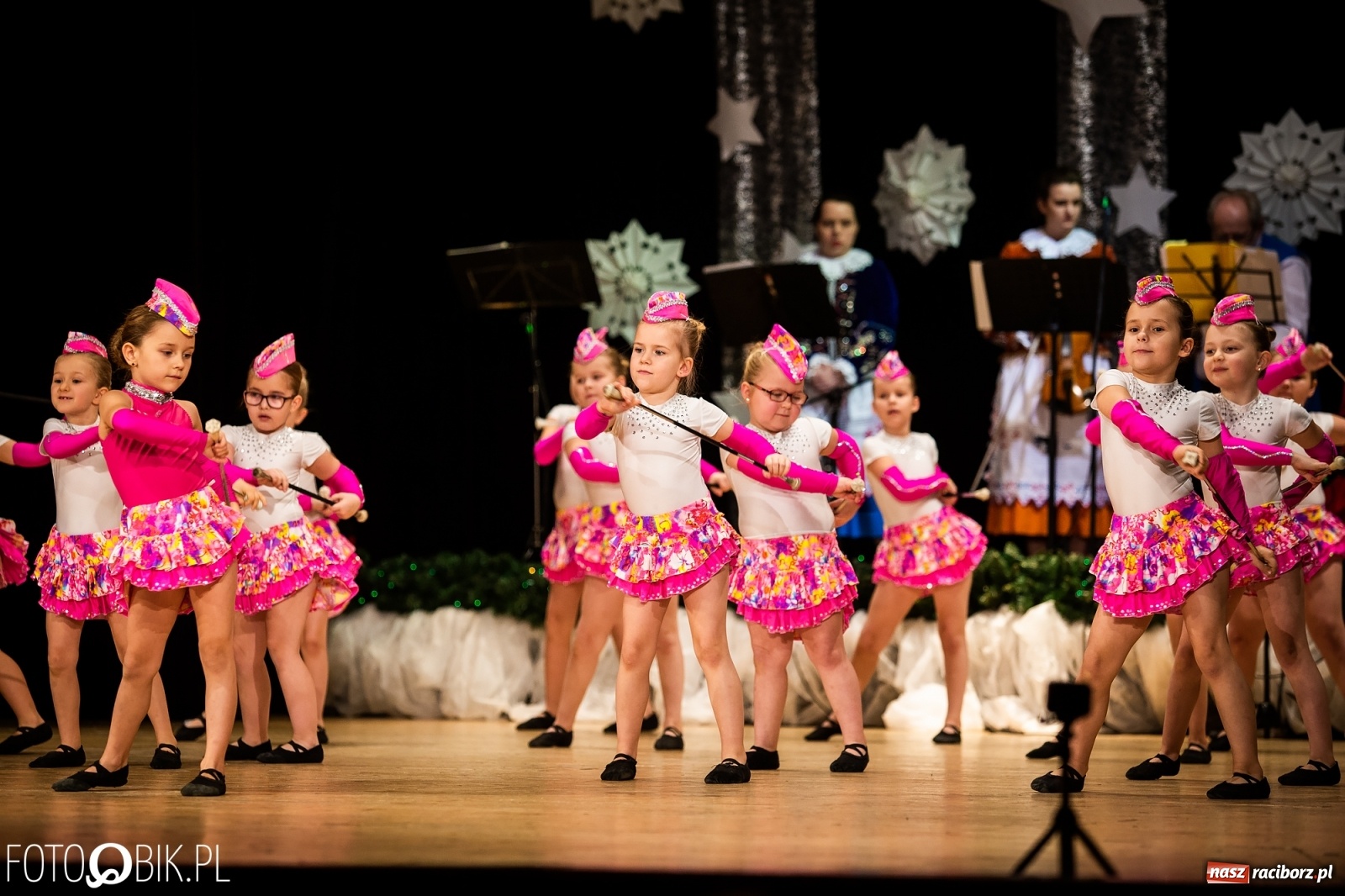 Zdjęcie w galerii na portalu naszraciborz.pl: Koncert charytatywny Źródła na rzecz Kasi wiadomości z regionu