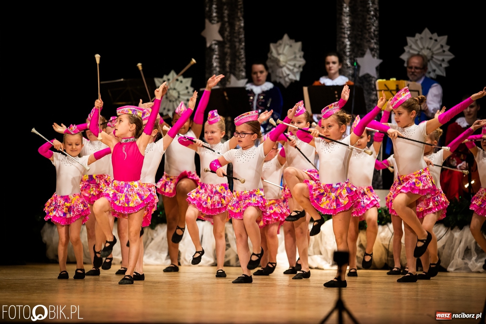 Zdjęcie w galerii na portalu naszraciborz.pl: Koncert charytatywny Źródła na rzecz Kasi wiadomości z regionu