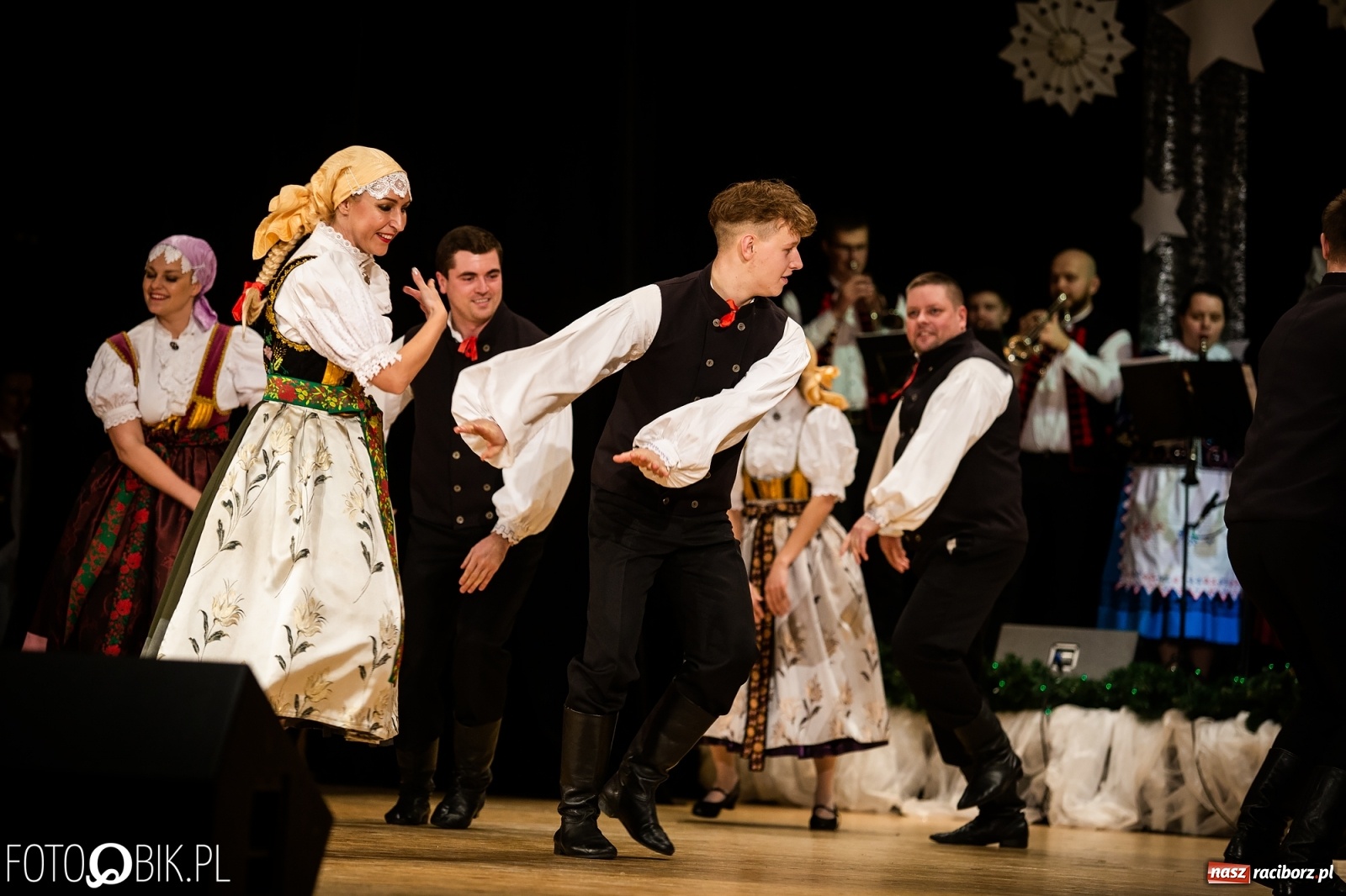 Zdjęcie w galerii na portalu naszraciborz.pl: Koncert charytatywny Źródła na rzecz Kasi wiadomości z regionu