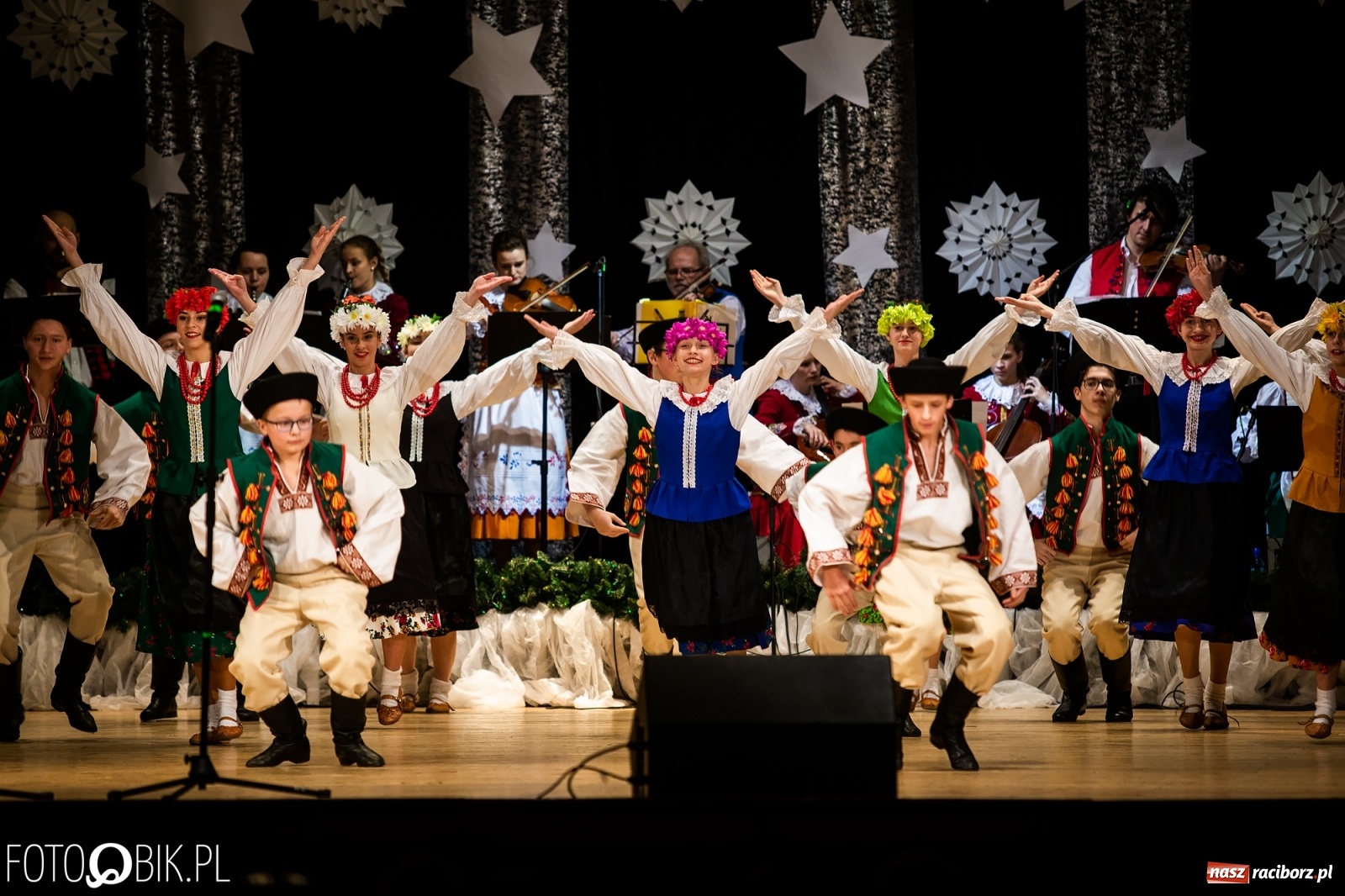 Zdjęcie w galerii na portalu naszraciborz.pl: Koncert charytatywny Źródła na rzecz Kasi wiadomości z regionu