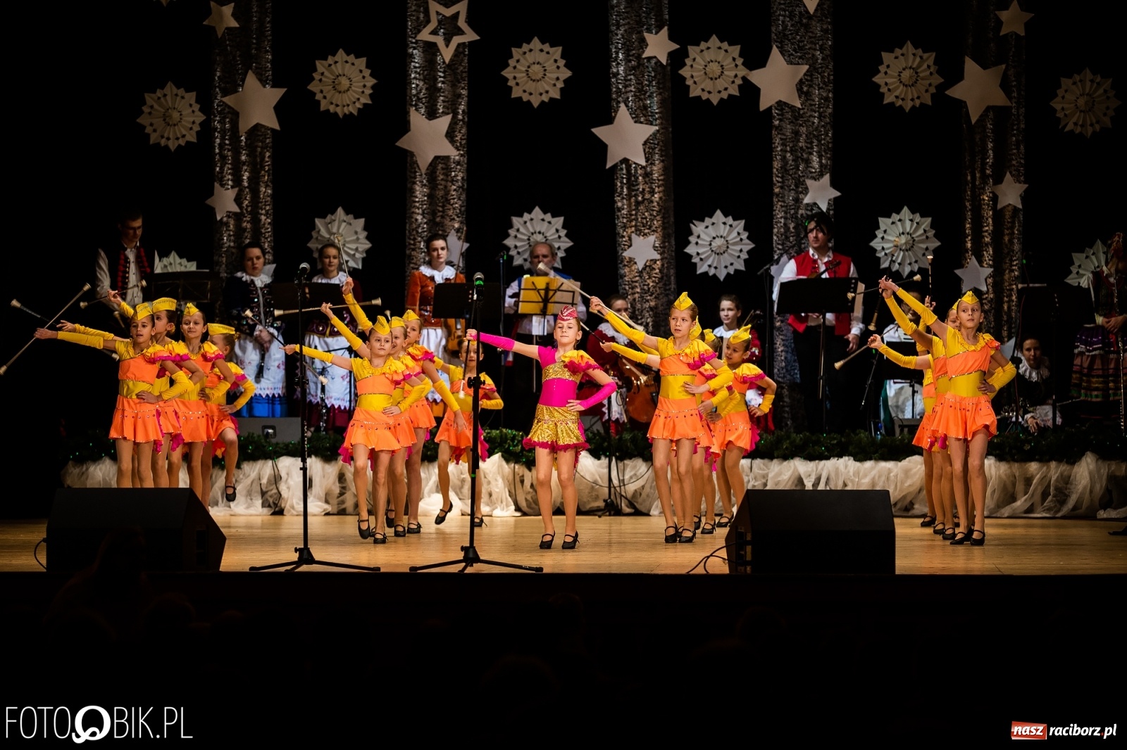 Zdjęcie w galerii na portalu naszraciborz.pl: Koncert charytatywny Źródła na rzecz Kasi wiadomości z regionu