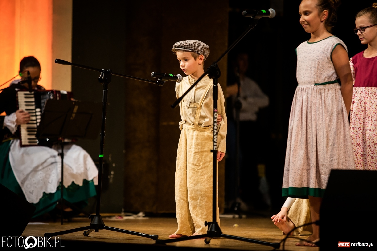 Zdjęcie w galerii na portalu naszraciborz.pl: Koncert charytatywny Źródła na rzecz Kasi wiadomości z regionu