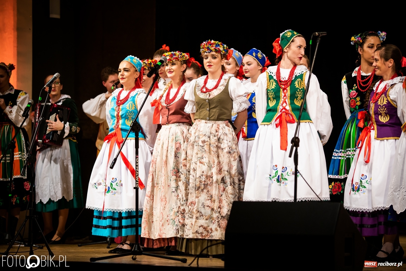 Zdjęcie w galerii na portalu naszraciborz.pl: Koncert charytatywny Źródła na rzecz Kasi wiadomości z regionu