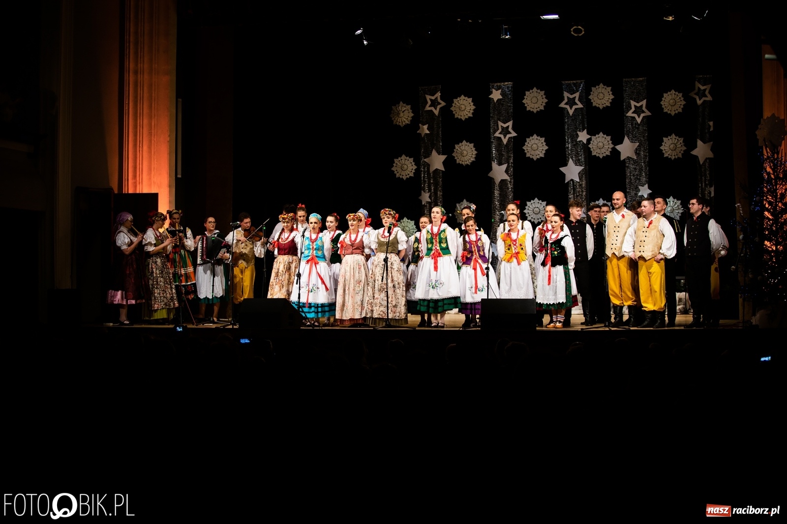 Zdjęcie w galerii na portalu naszraciborz.pl: Koncert charytatywny Źródła na rzecz Kasi wiadomości z regionu