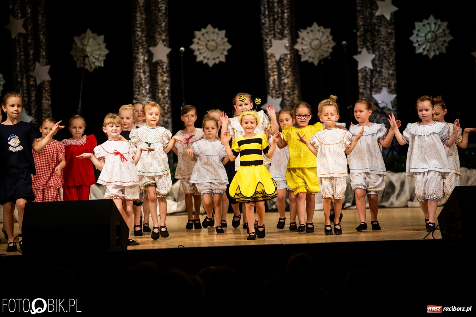 Zdjęcie w galerii na portalu naszraciborz.pl: Koncert charytatywny Źródła na rzecz Kasi wiadomości z regionu