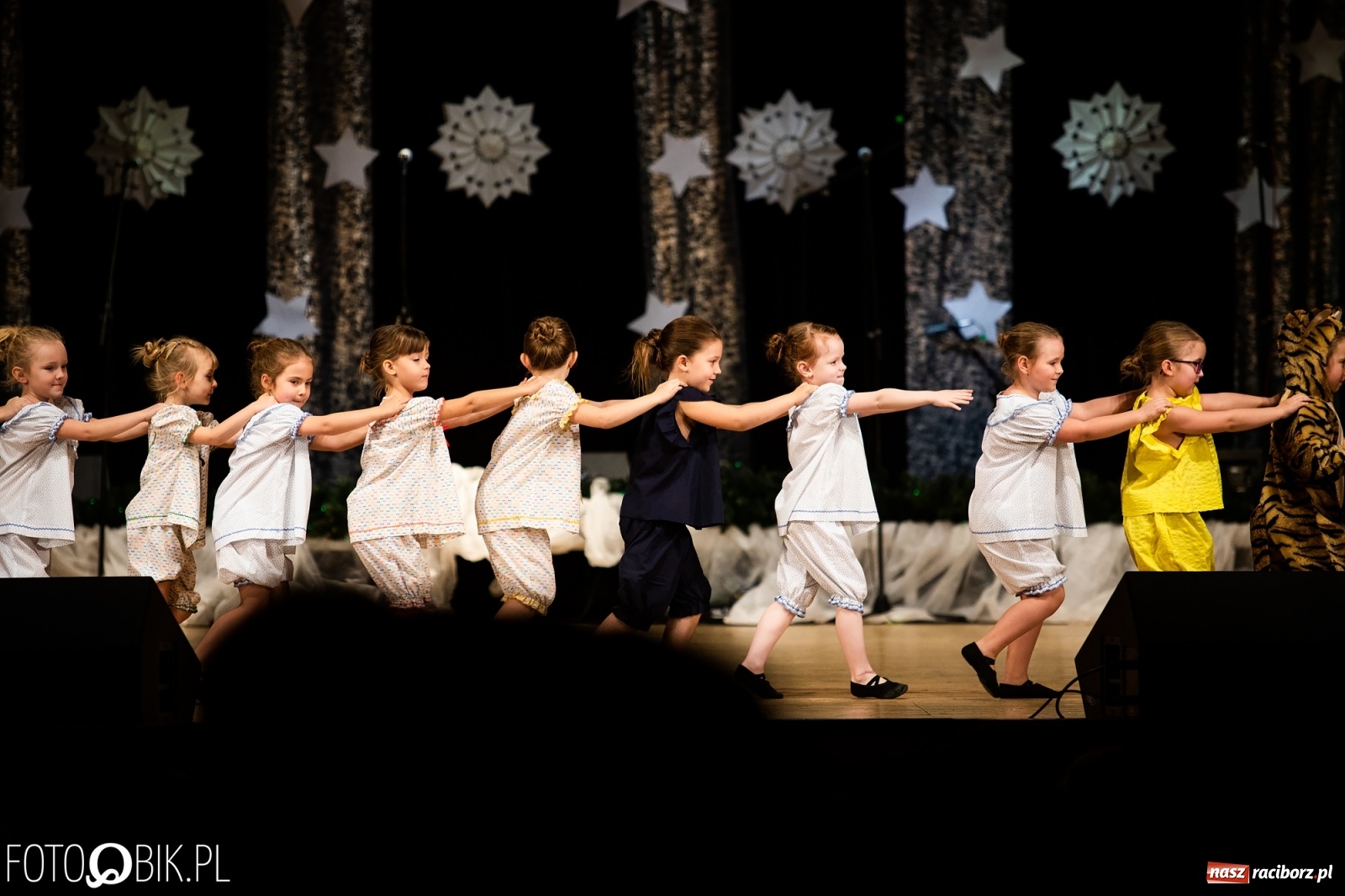 Zdjęcie w galerii na portalu naszraciborz.pl: Koncert charytatywny Źródła na rzecz Kasi wiadomości z regionu