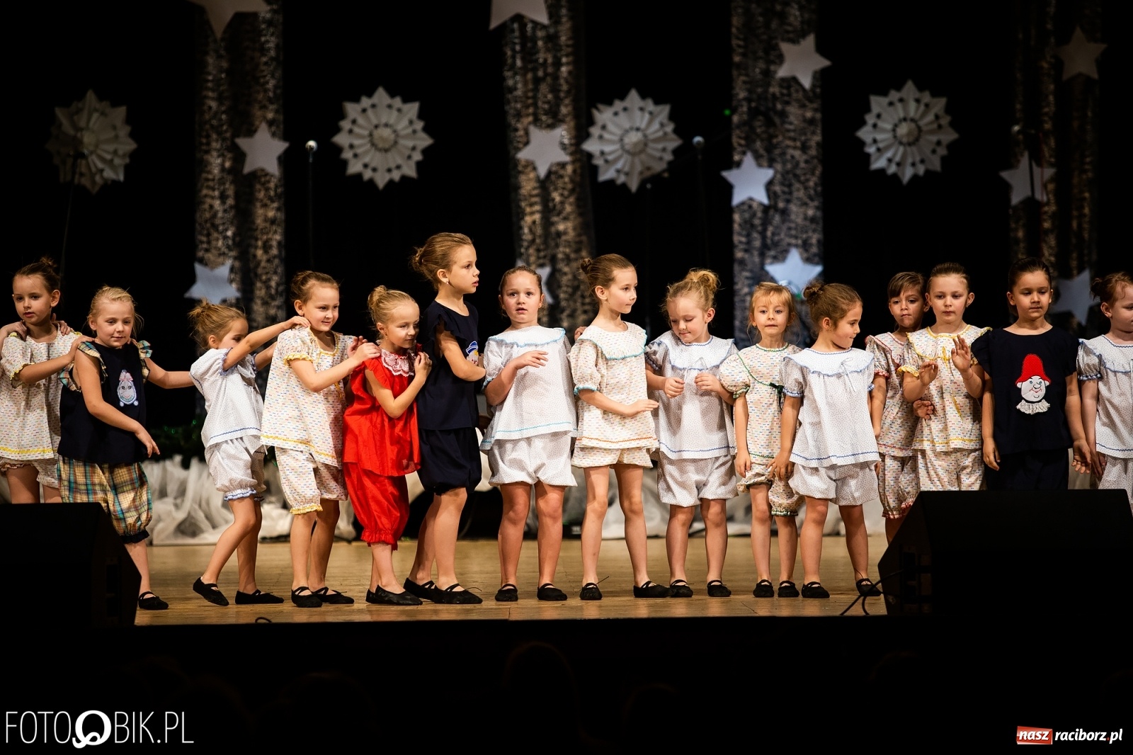 Zdjęcie w galerii na portalu naszraciborz.pl: Koncert charytatywny Źródła na rzecz Kasi wiadomości z regionu
