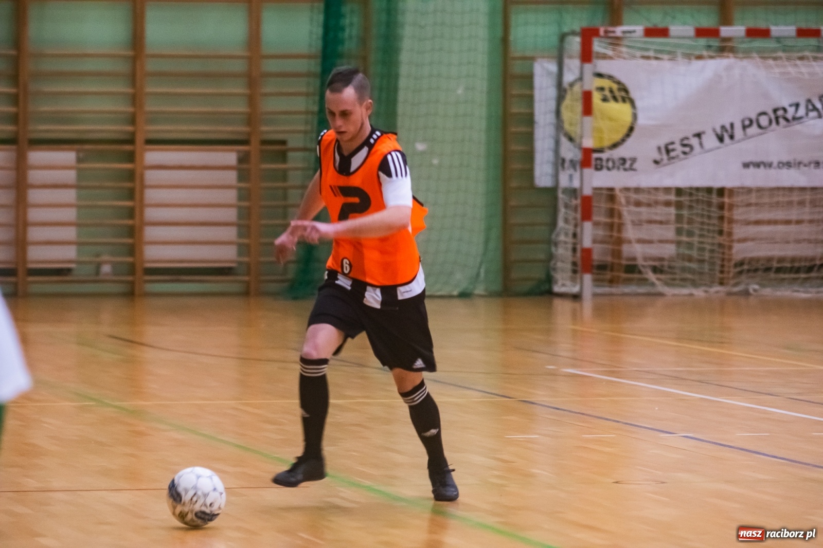 Zdjęcie w galerii na portalu naszraciborz.pl: Salon Fryzjerski bezlitosny dla Bruks Team [FOTO i WIDEO] wiadomości z regionu