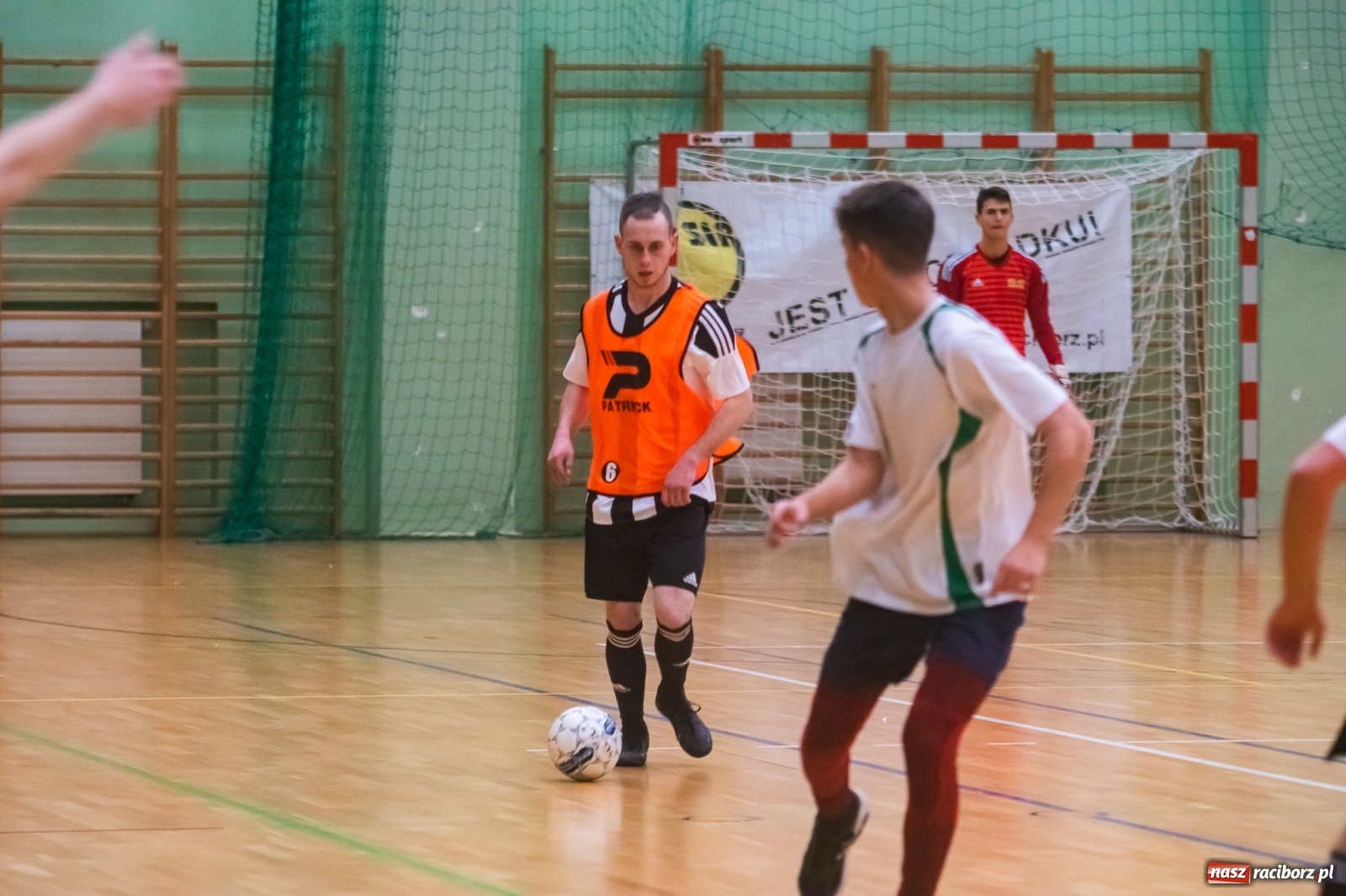 Zdjęcie w galerii na portalu naszraciborz.pl: Salon Fryzjerski bezlitosny dla Bruks Team [FOTO i WIDEO] wiadomości z regionu