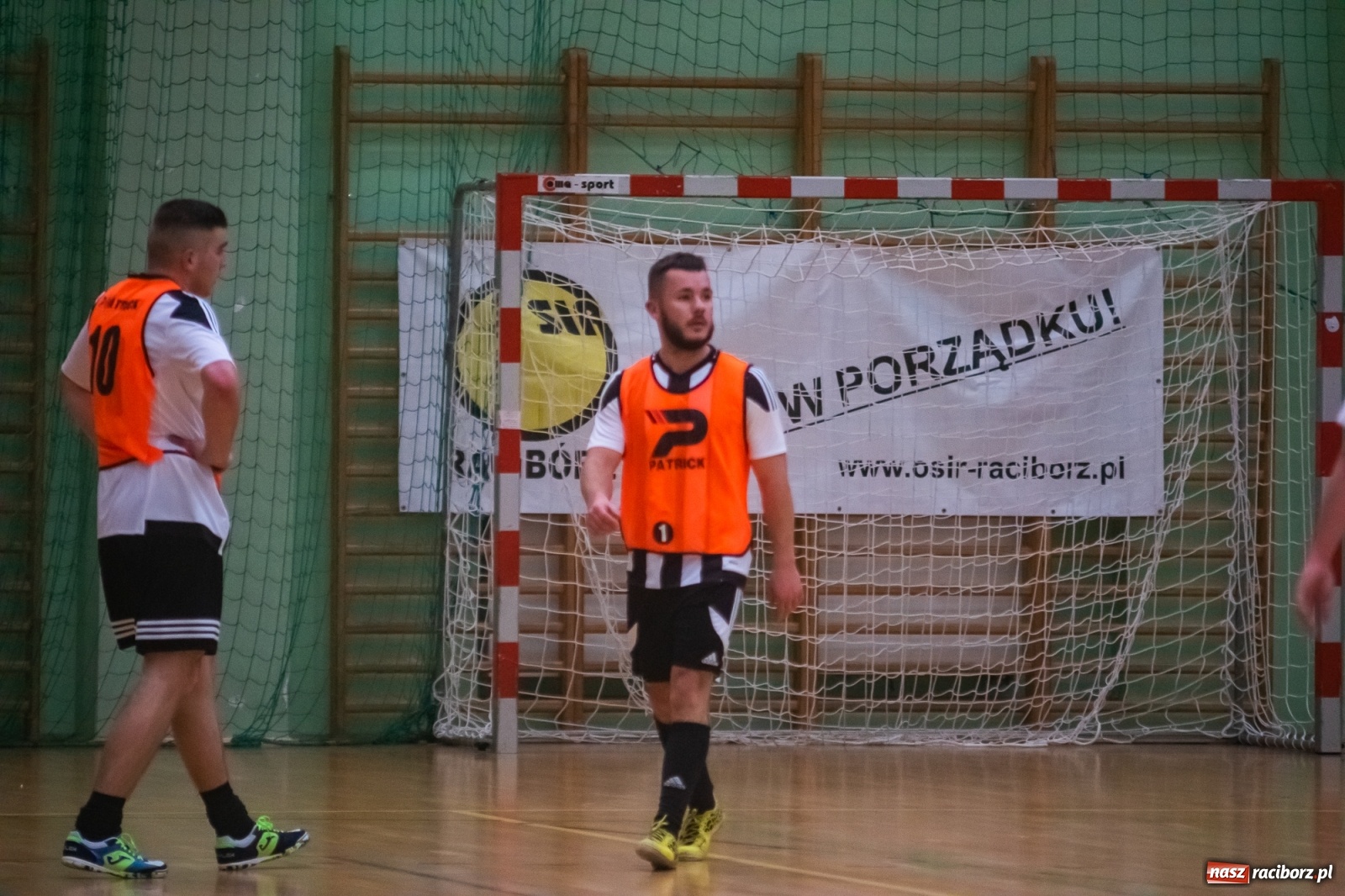 Zdjęcie w galerii na portalu naszraciborz.pl: Salon Fryzjerski bezlitosny dla Bruks Team [FOTO i WIDEO] wiadomości z regionu