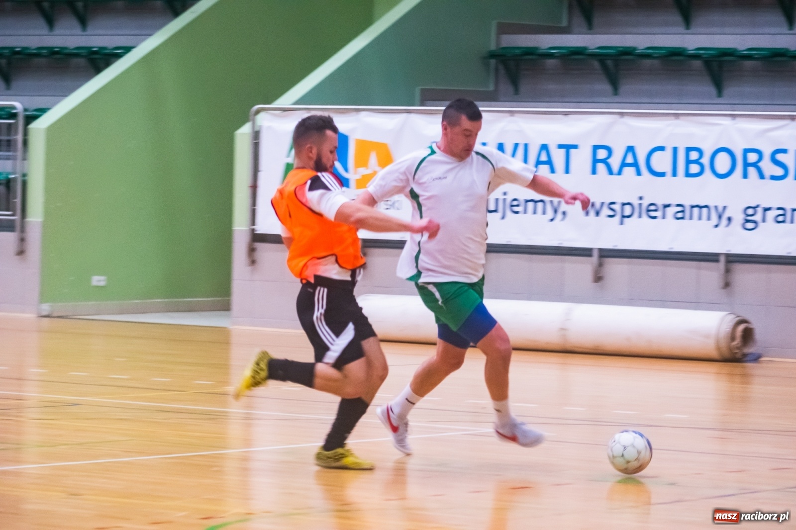 Zdjęcie w galerii na portalu naszraciborz.pl: Salon Fryzjerski bezlitosny dla Bruks Team [FOTO i WIDEO] wiadomości z regionu