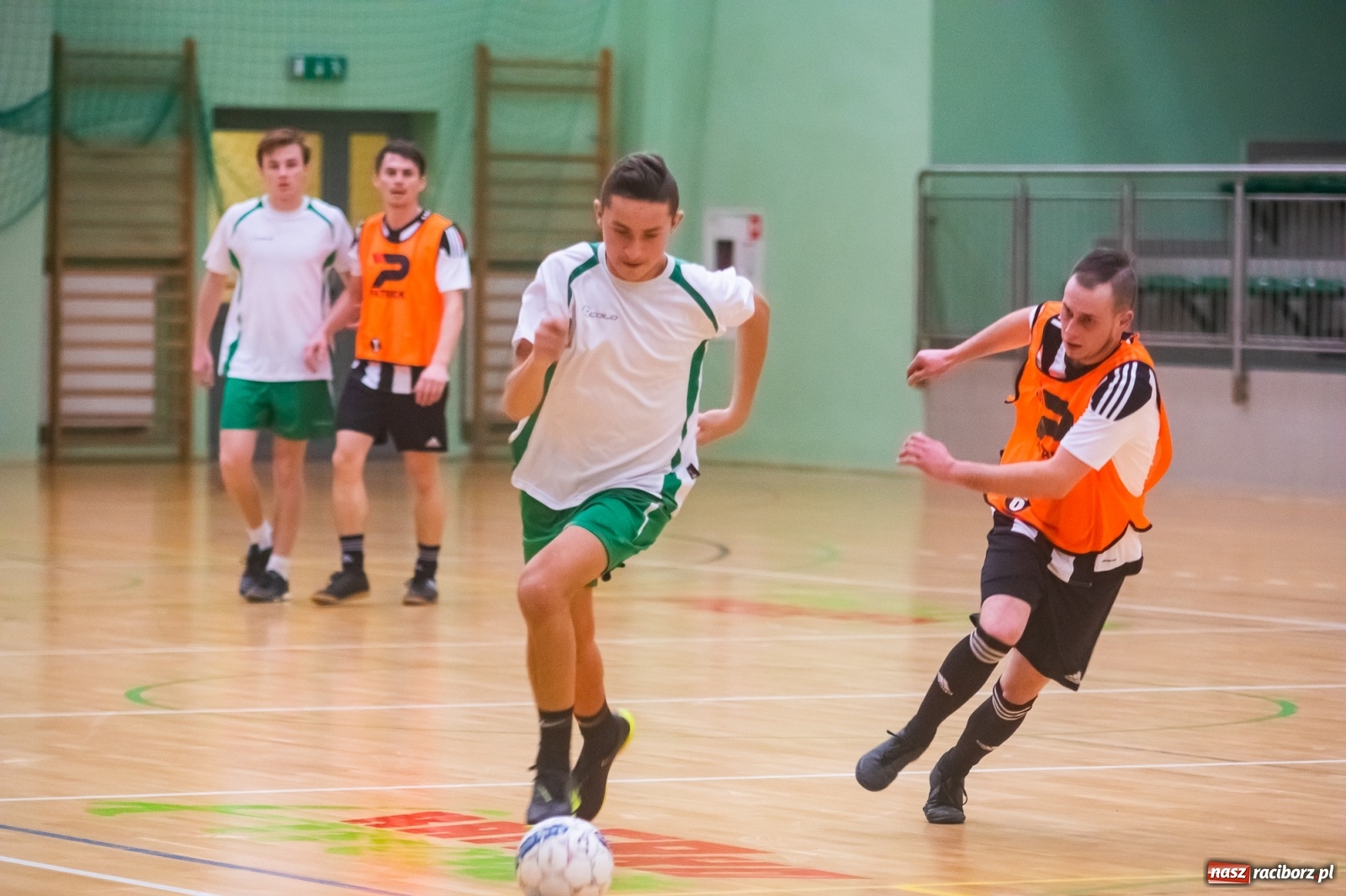 Zdjęcie w galerii na portalu naszraciborz.pl: Salon Fryzjerski bezlitosny dla Bruks Team [FOTO i WIDEO] wiadomości z regionu