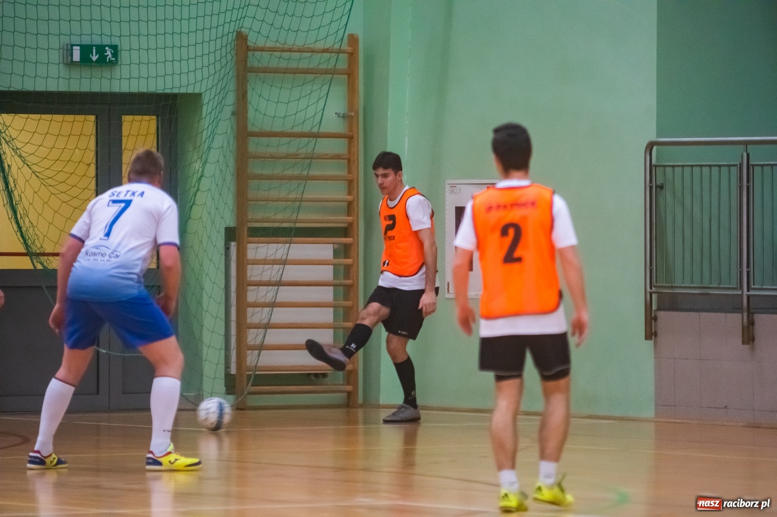 Zdjęcie w galerii na portalu naszraciborz.pl: Salon Fryzjerski bezlitosny dla Bruks Team [FOTO i WIDEO] wiadomości z regionu