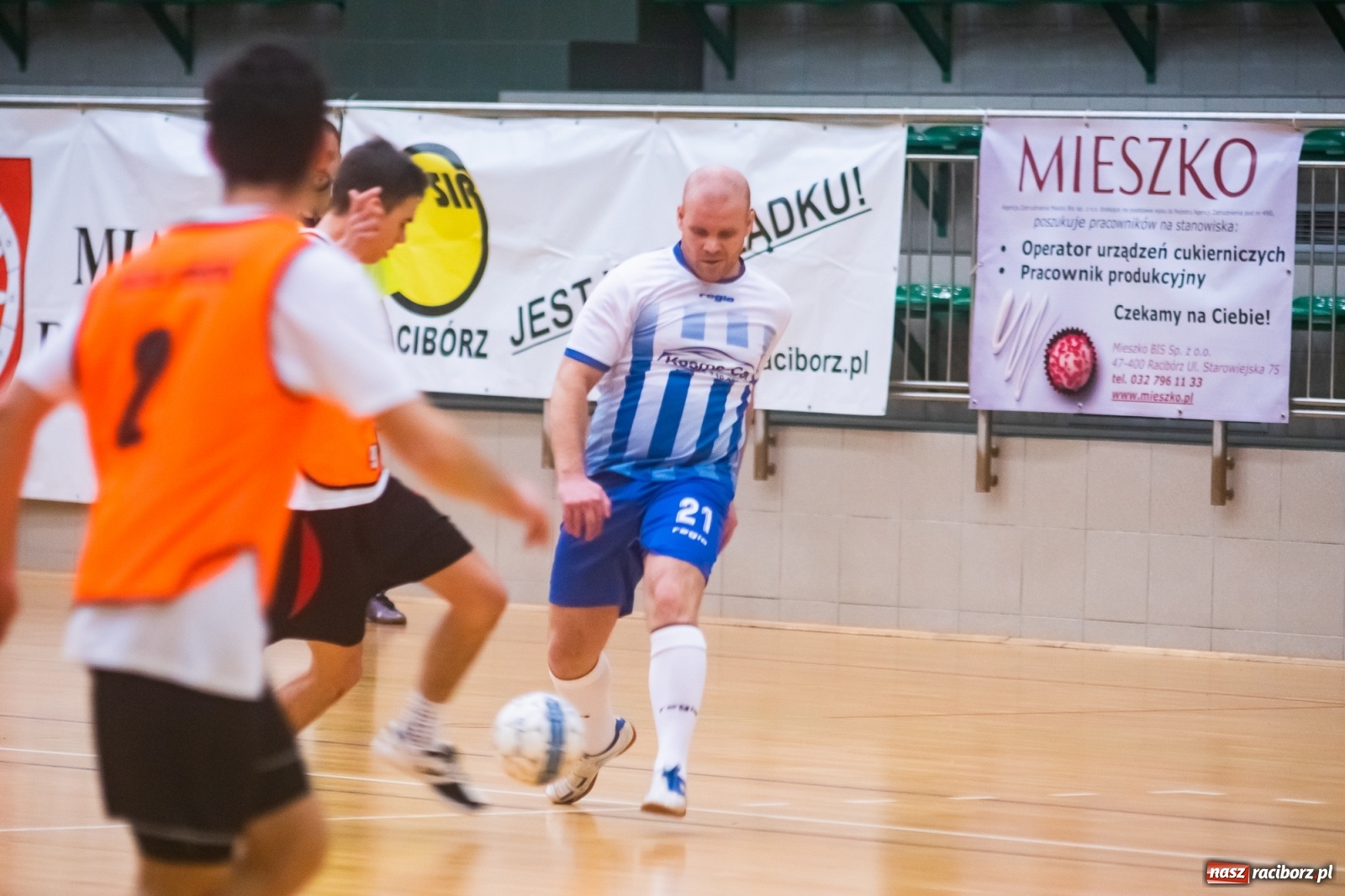 Zdjęcie w galerii na portalu naszraciborz.pl: Salon Fryzjerski bezlitosny dla Bruks Team [FOTO i WIDEO] wiadomości z regionu