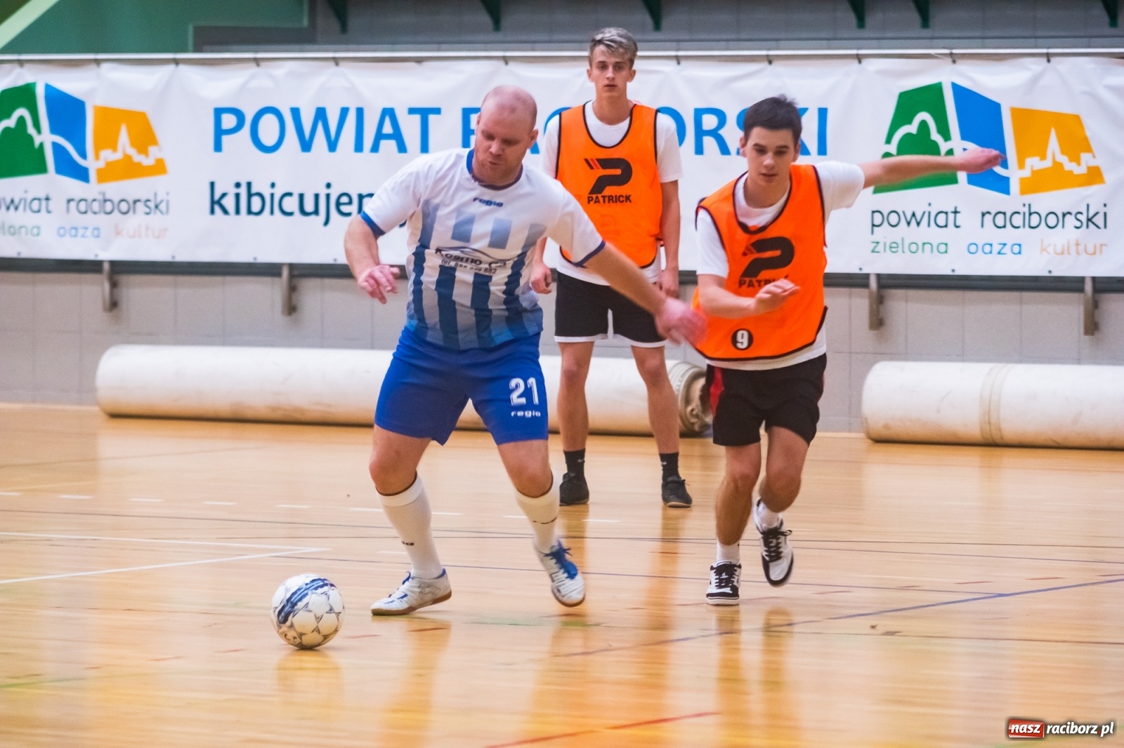 Zdjęcie w galerii na portalu naszraciborz.pl: Salon Fryzjerski bezlitosny dla Bruks Team [FOTO i WIDEO] wiadomości z regionu