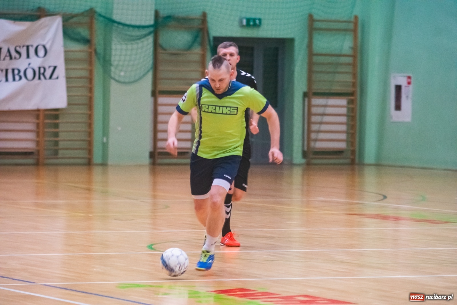 Zdjęcie w galerii na portalu naszraciborz.pl: Salon Fryzjerski bezlitosny dla Bruks Team [FOTO i WIDEO] wiadomości z regionu