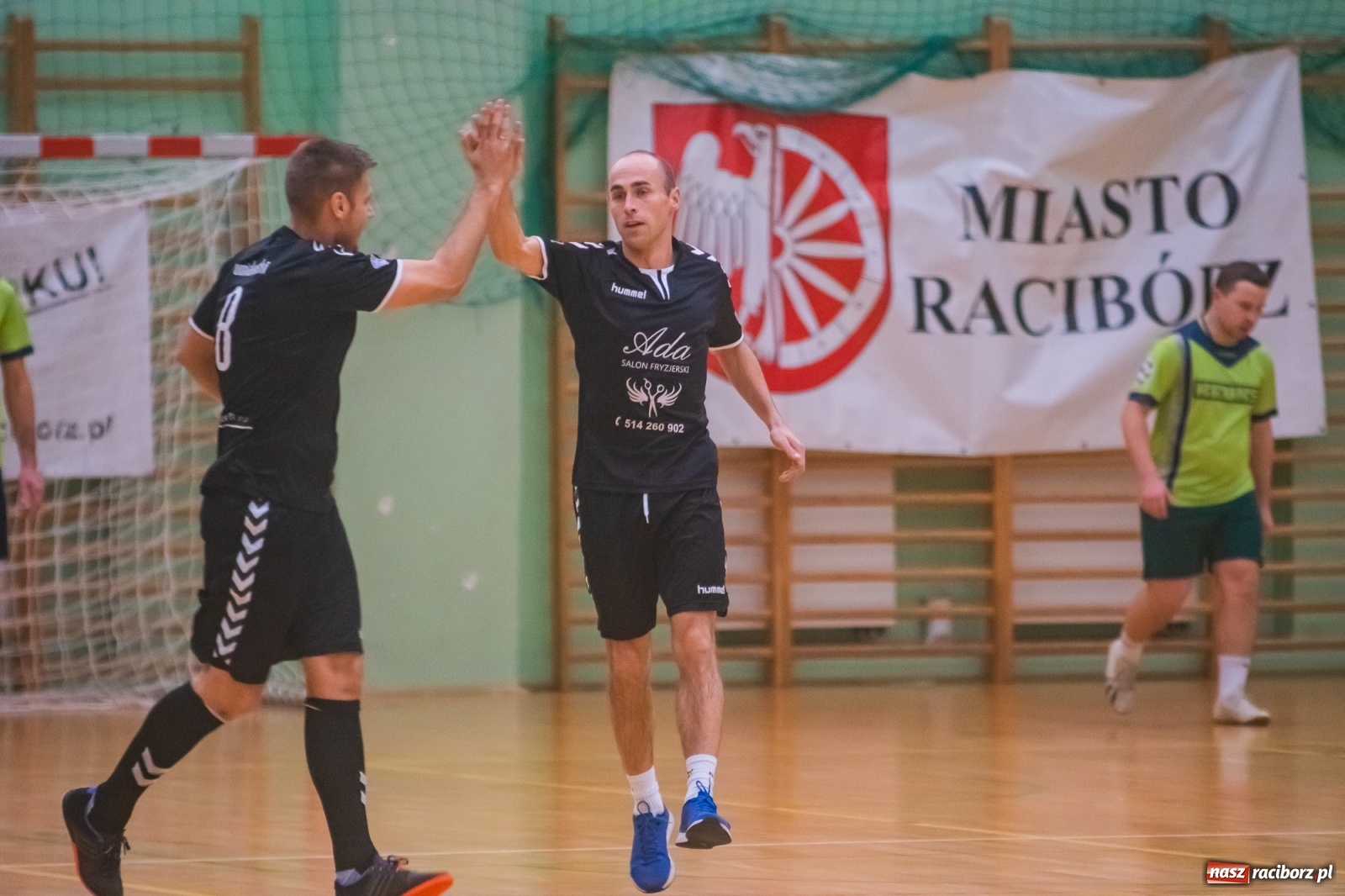 Zdjęcie w galerii na portalu naszraciborz.pl: Salon Fryzjerski bezlitosny dla Bruks Team [FOTO i WIDEO] wiadomości z regionu