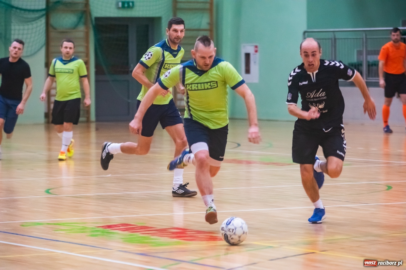 Zdjęcie w galerii na portalu naszraciborz.pl: Salon Fryzjerski bezlitosny dla Bruks Team [FOTO i WIDEO] wiadomości z regionu