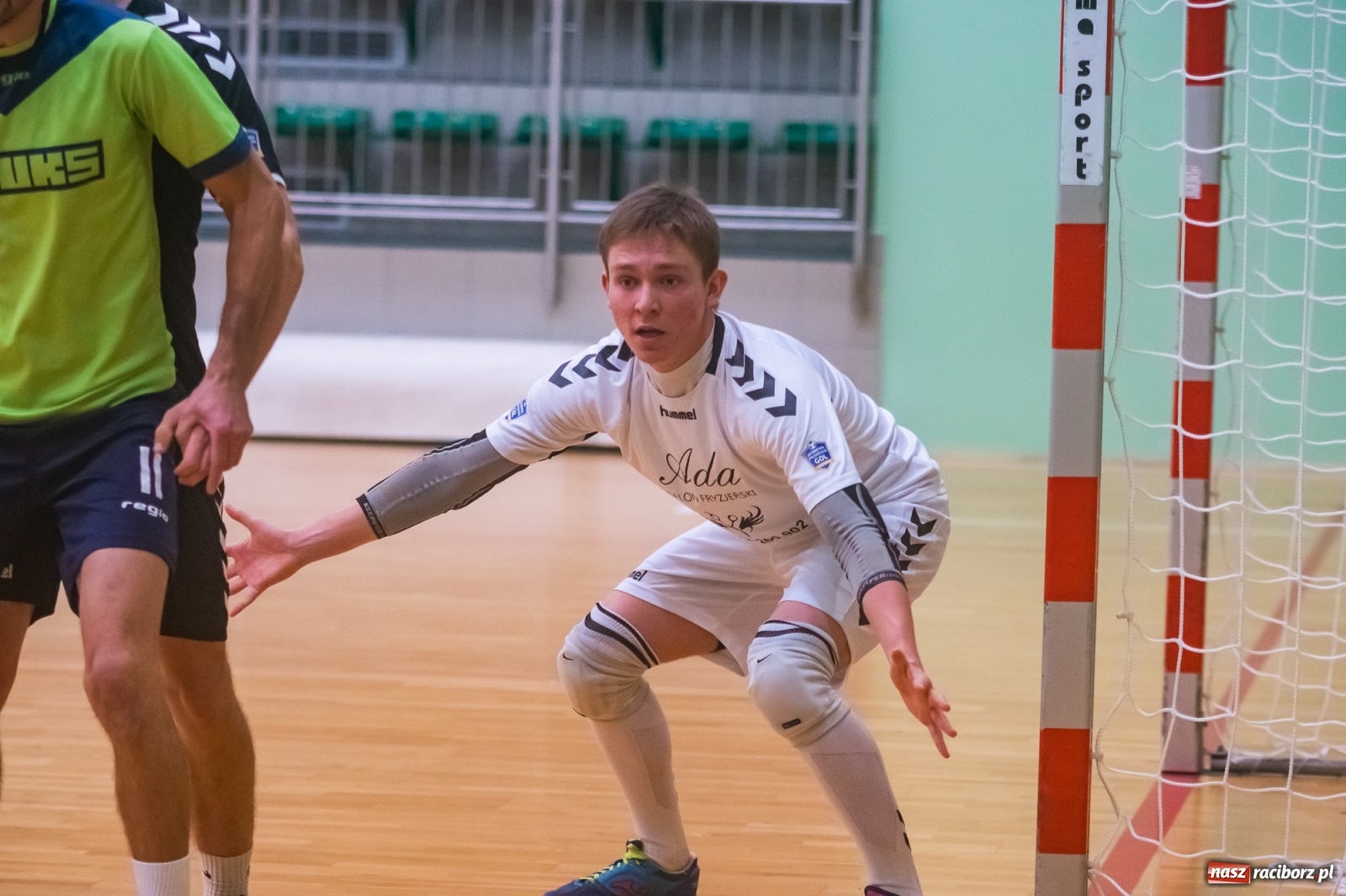 Zdjęcie w galerii na portalu naszraciborz.pl: Salon Fryzjerski bezlitosny dla Bruks Team [FOTO i WIDEO] wiadomości z regionu