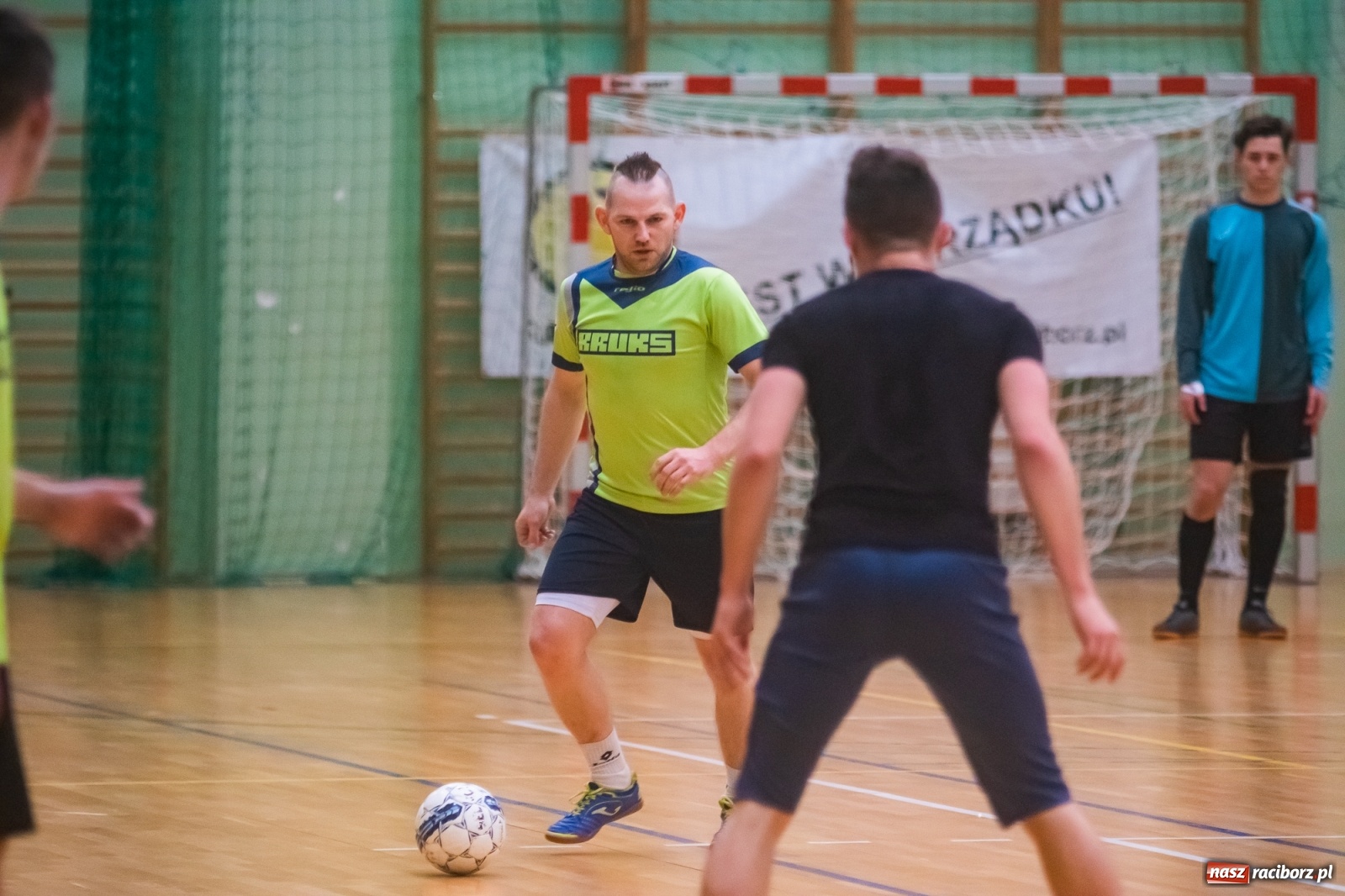 Zdjęcie w galerii na portalu naszraciborz.pl: Salon Fryzjerski bezlitosny dla Bruks Team [FOTO i WIDEO] wiadomości z regionu