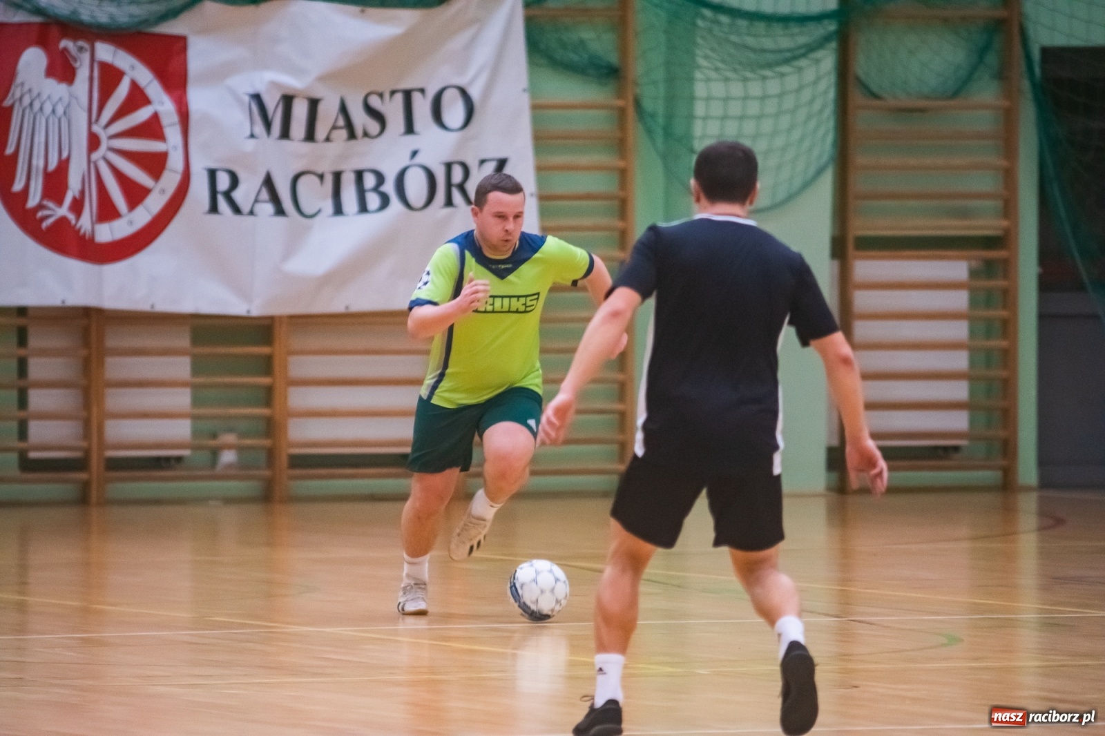 Zdjęcie w galerii na portalu naszraciborz.pl: Salon Fryzjerski bezlitosny dla Bruks Team [FOTO i WIDEO] wiadomości z regionu